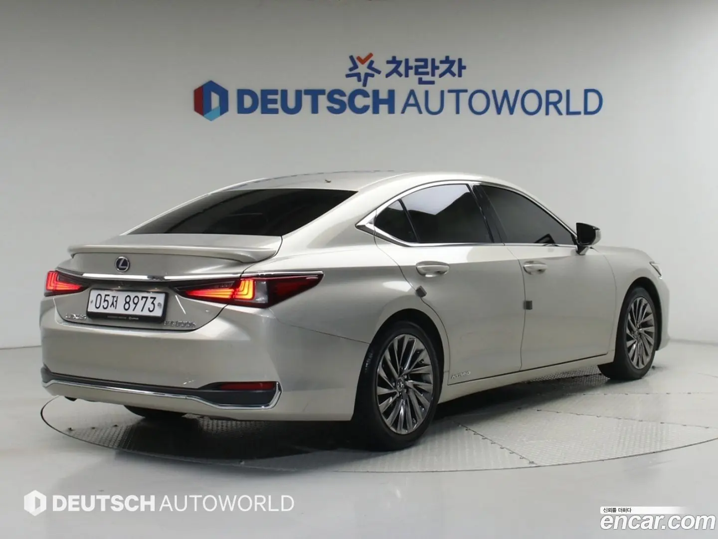 Main__Slider__Photo:ES Lexus 2018.10-1
