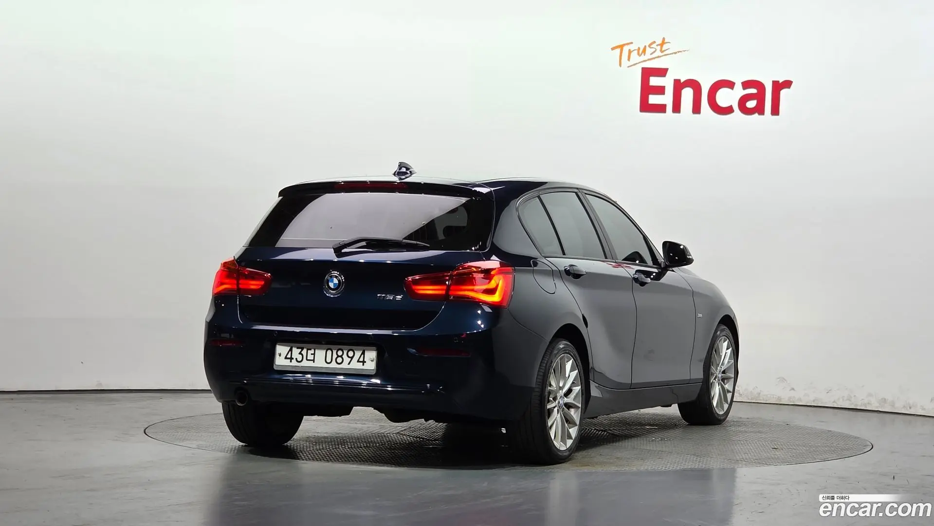 Main__Slider__Photo:1-Series BMW 2016.4-1