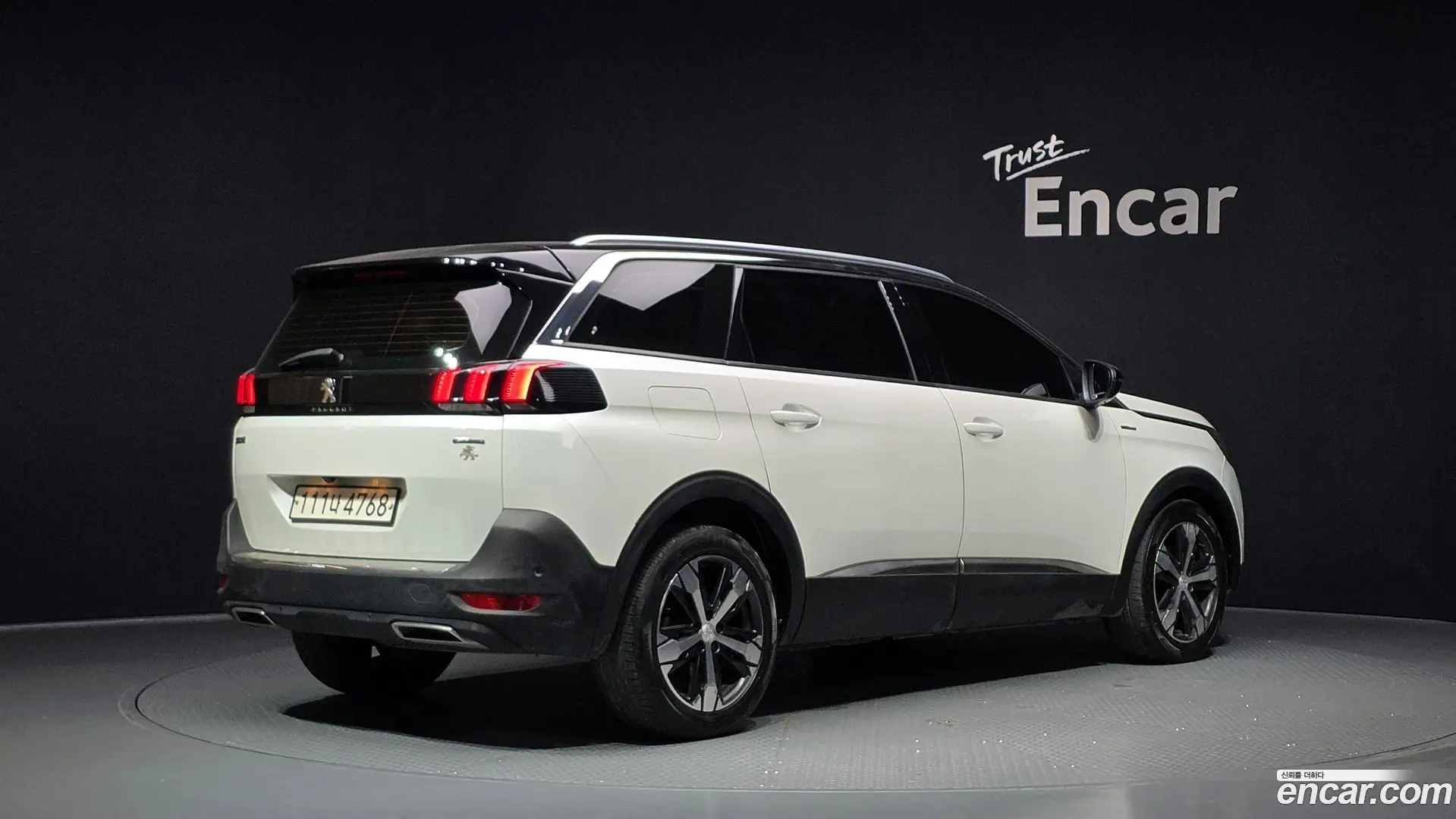 Main__Slider__Photo:5008 Peugeot 2018.8-1
