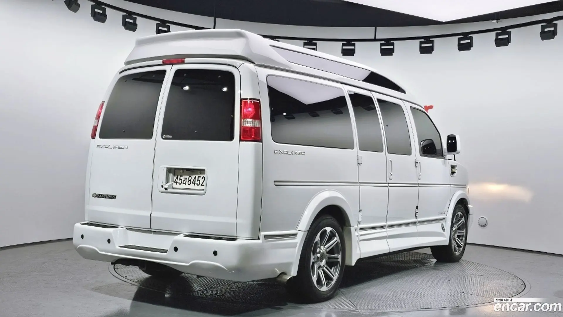 Main__Slider__Photo:Express Van Chevrolet 2018.2-1