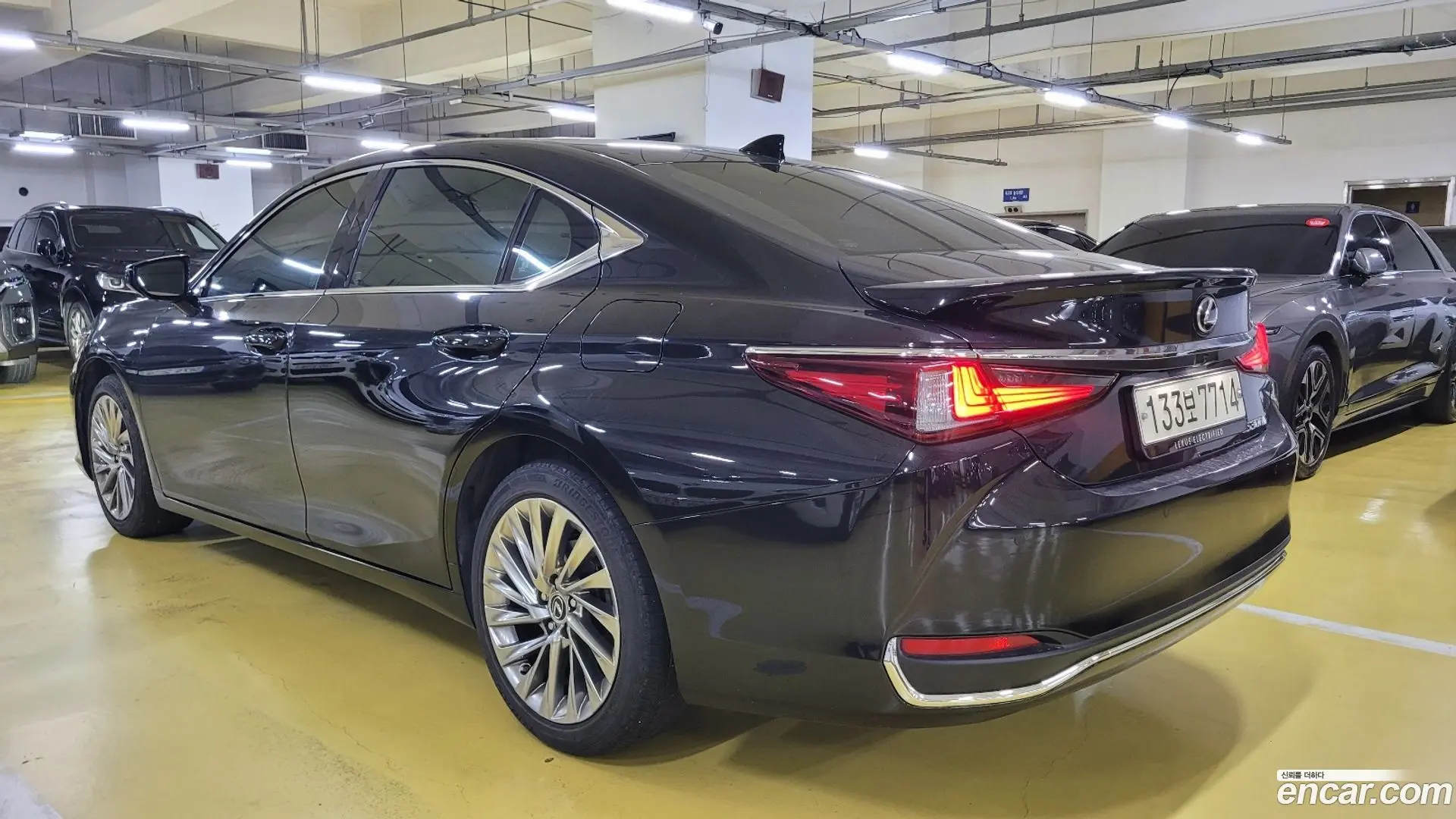 Main__Slider__Photo:ES Lexus 2024.2-1