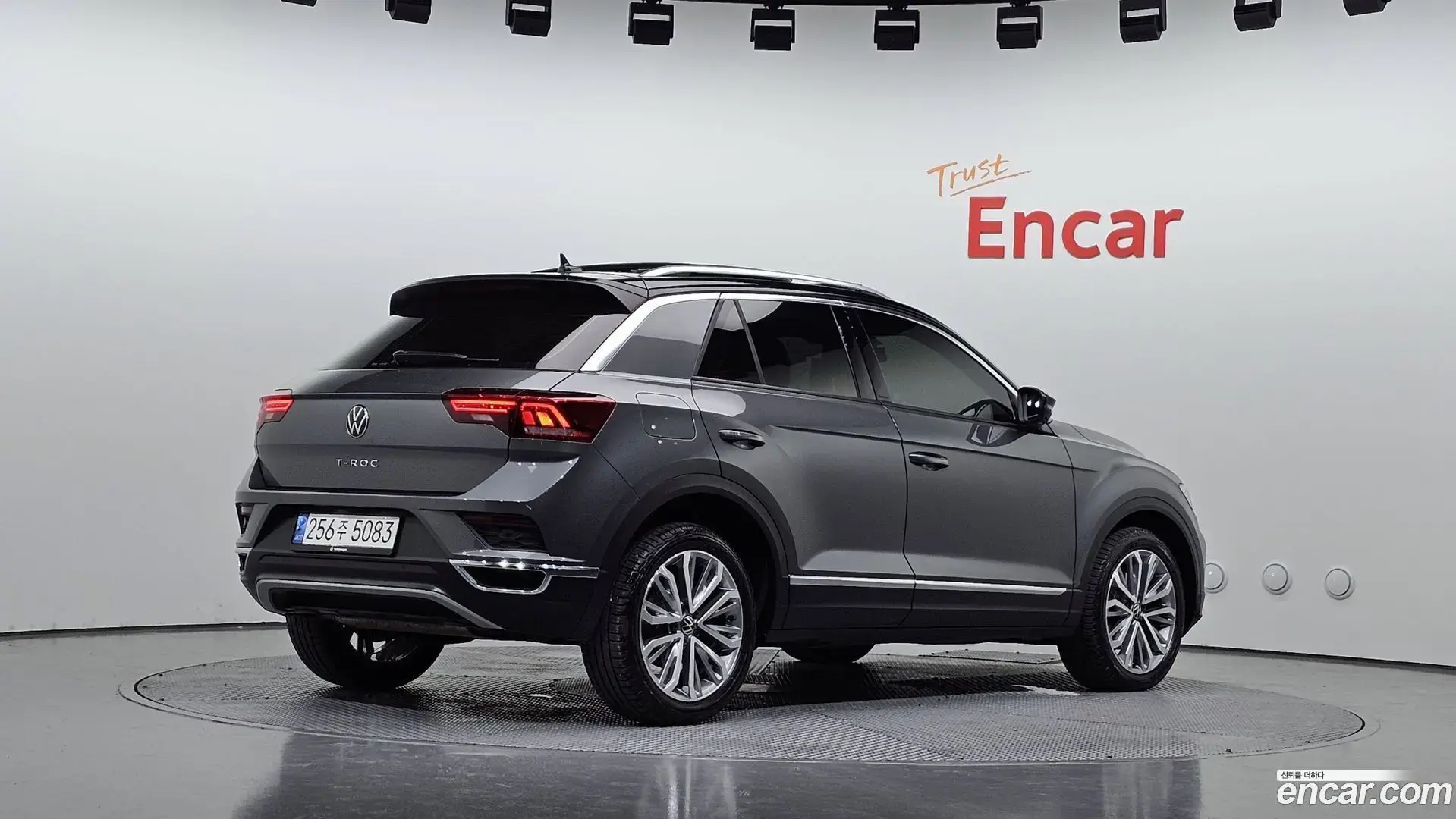 Main__Slider__Photo:T-Roc Volkswagen 2022.2-1