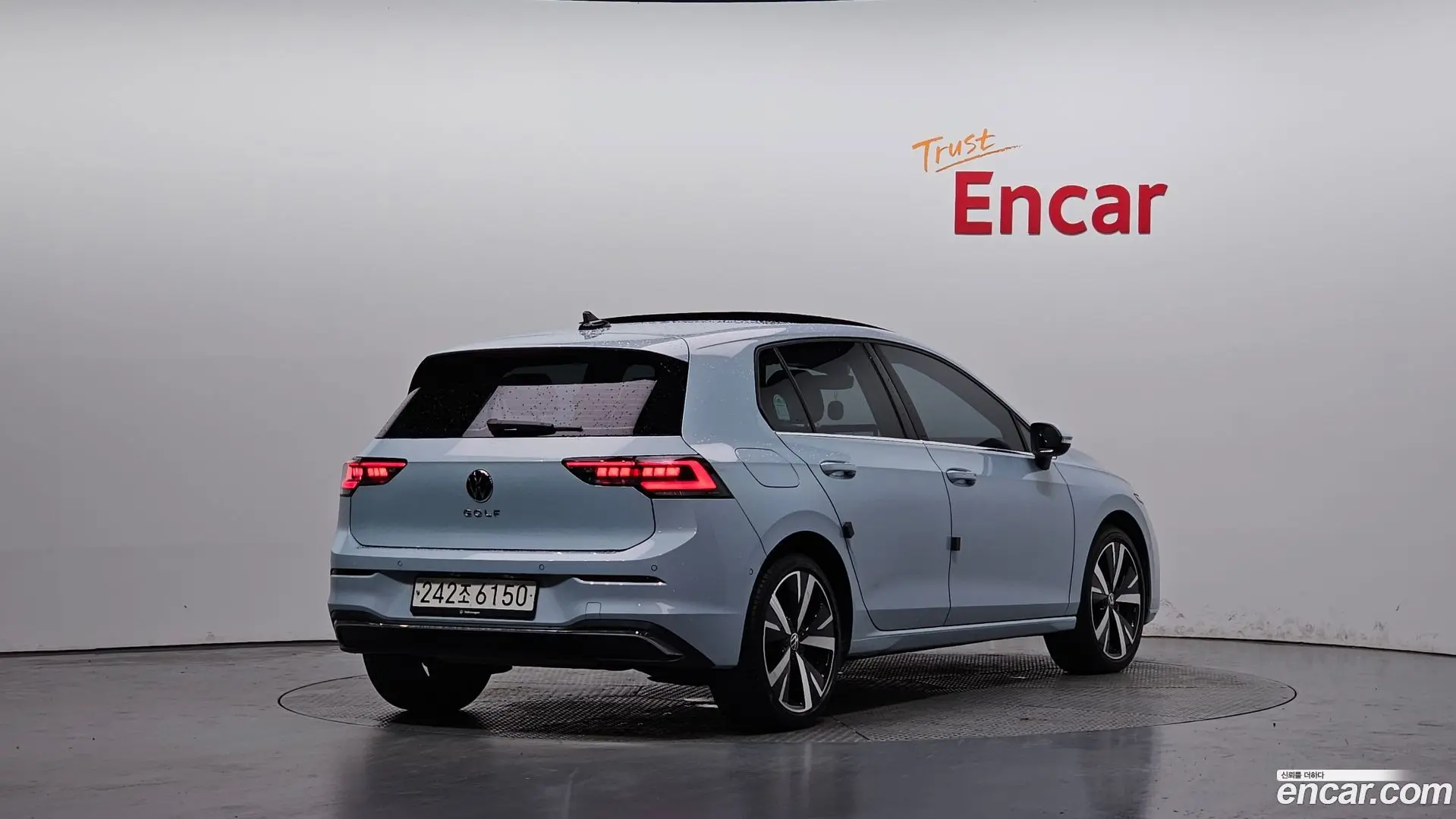 Main__Slider__Photo:Golf Volkswagen 2025.1-1