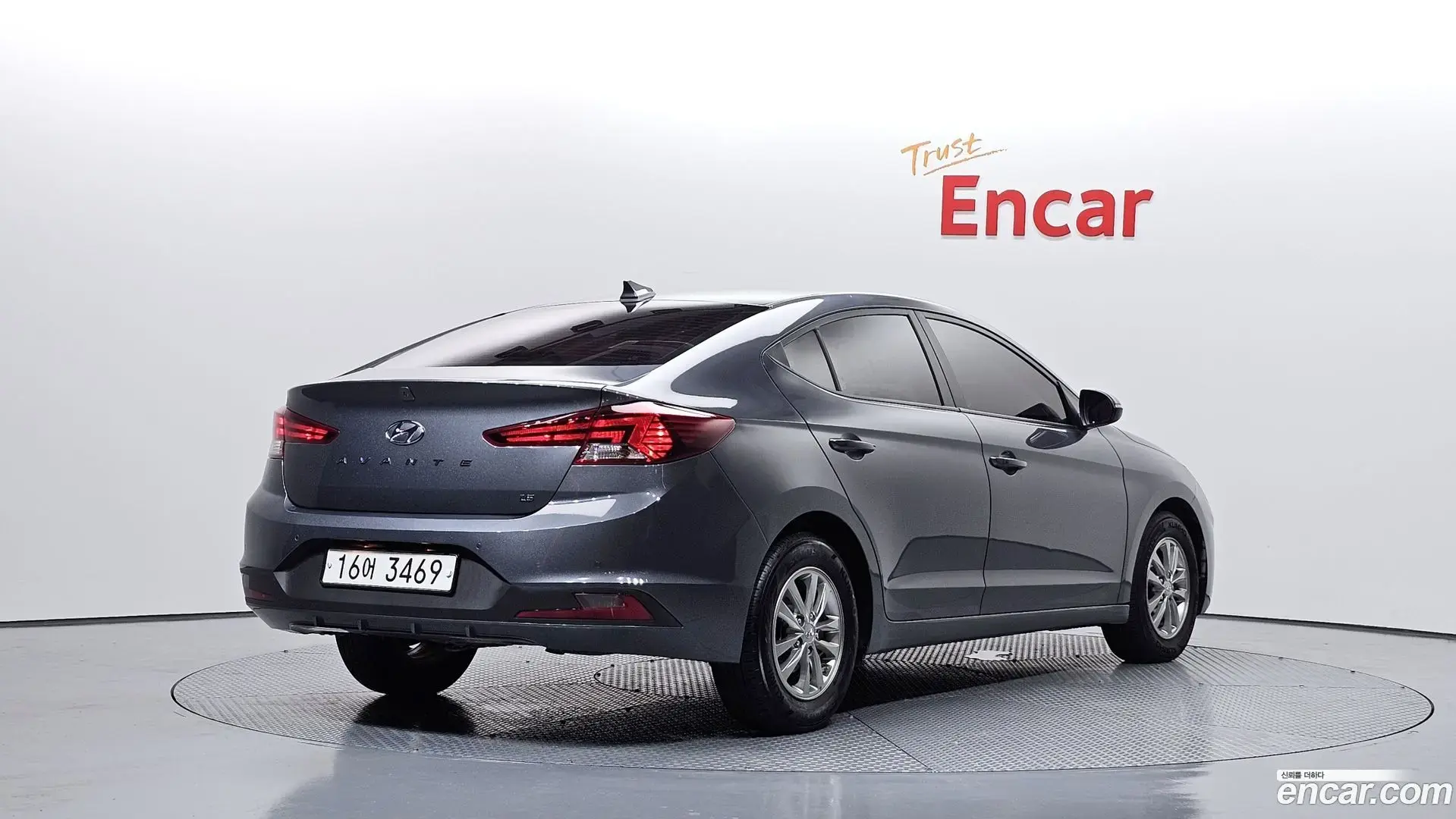 Main__Slider__Photo:AVANTE Hyundai 2019.2-1