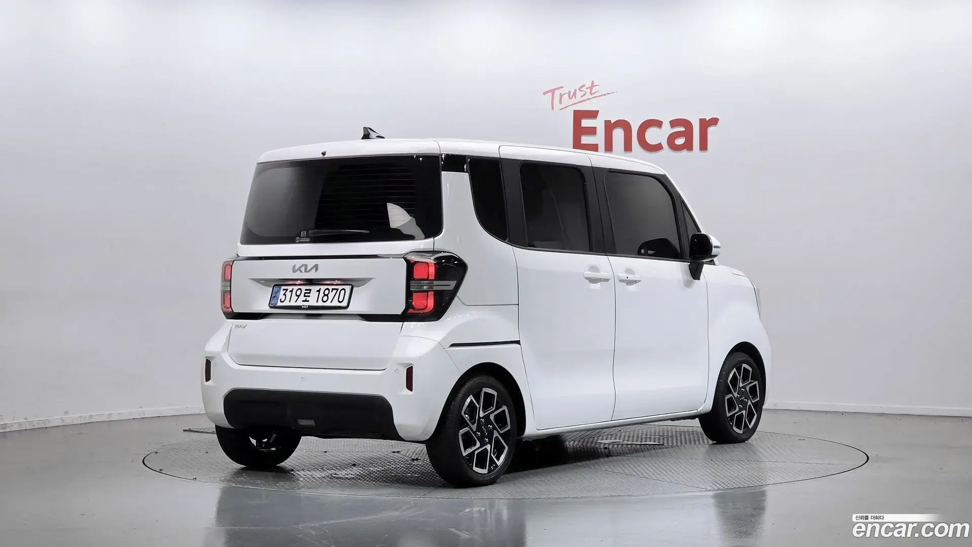 Main__Slider__Photo:RAY Kia 2024.10-1
