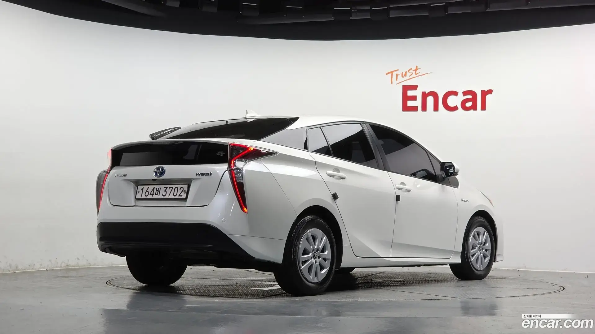Main__Slider__Photo:Prius Toyota 2016.11-1