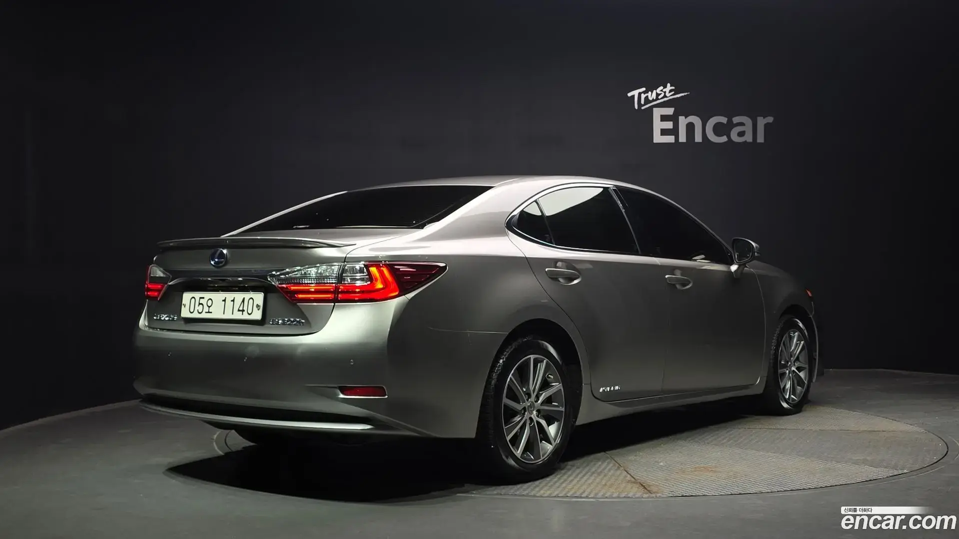 Main__Slider__Photo:ES Lexus 2017.8-1