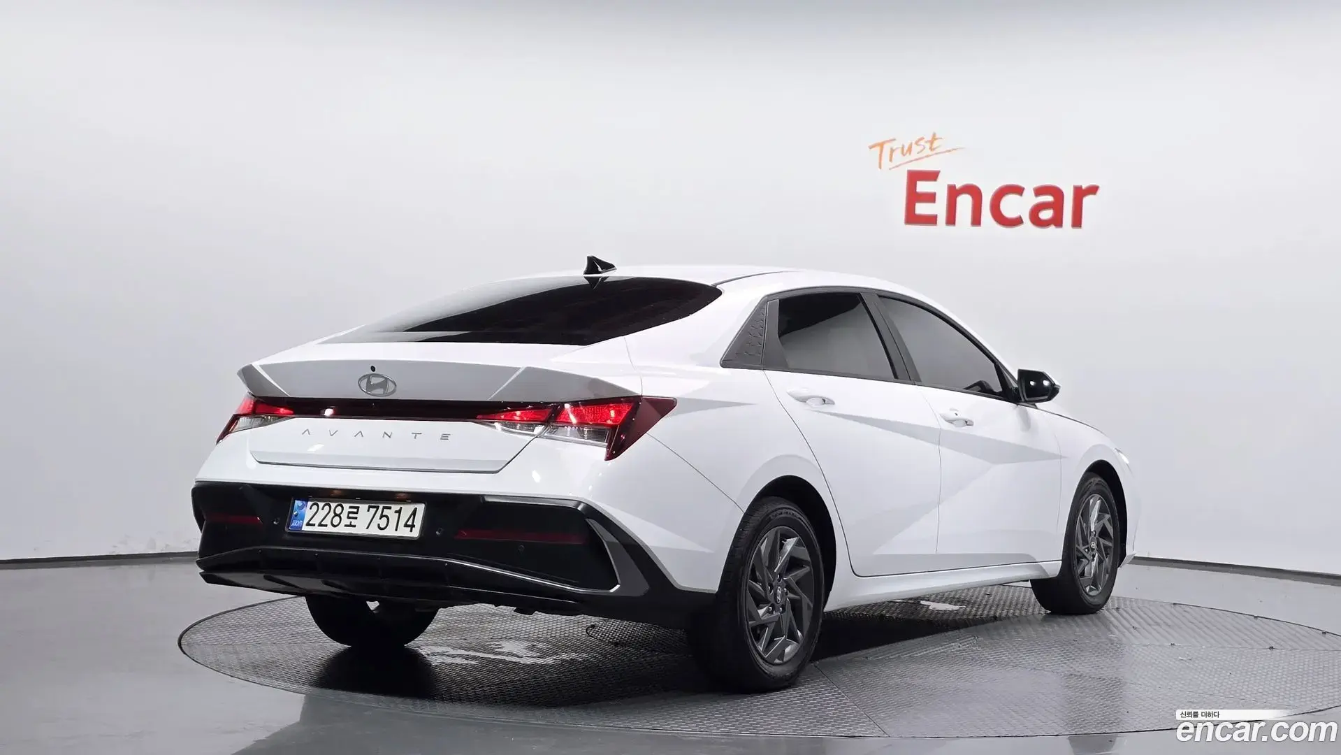 Main__Slider__Photo:AVANTE Hyundai 2023.2-1