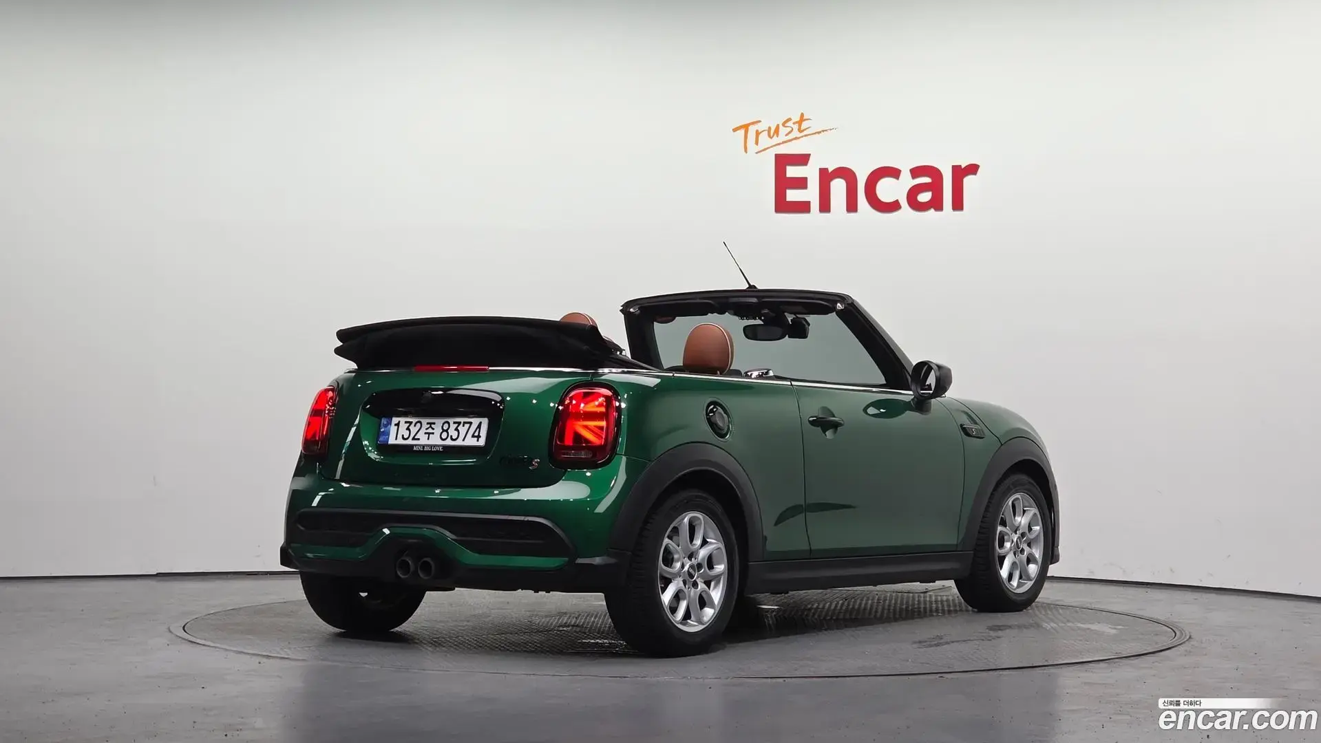 Main__Slider__Photo:Cooper Convertible Mini 2024.5-1