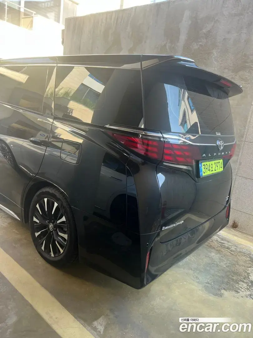 Main__Slider__Photo:Alphard Toyota 2025.5-1