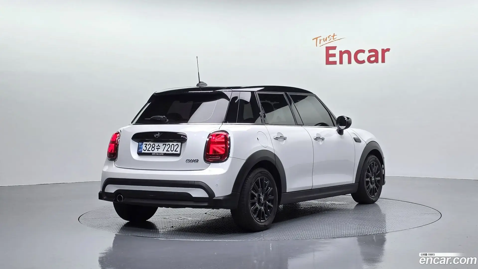 Main__Slider__Photo:Cooper Mini 2024.0-1
