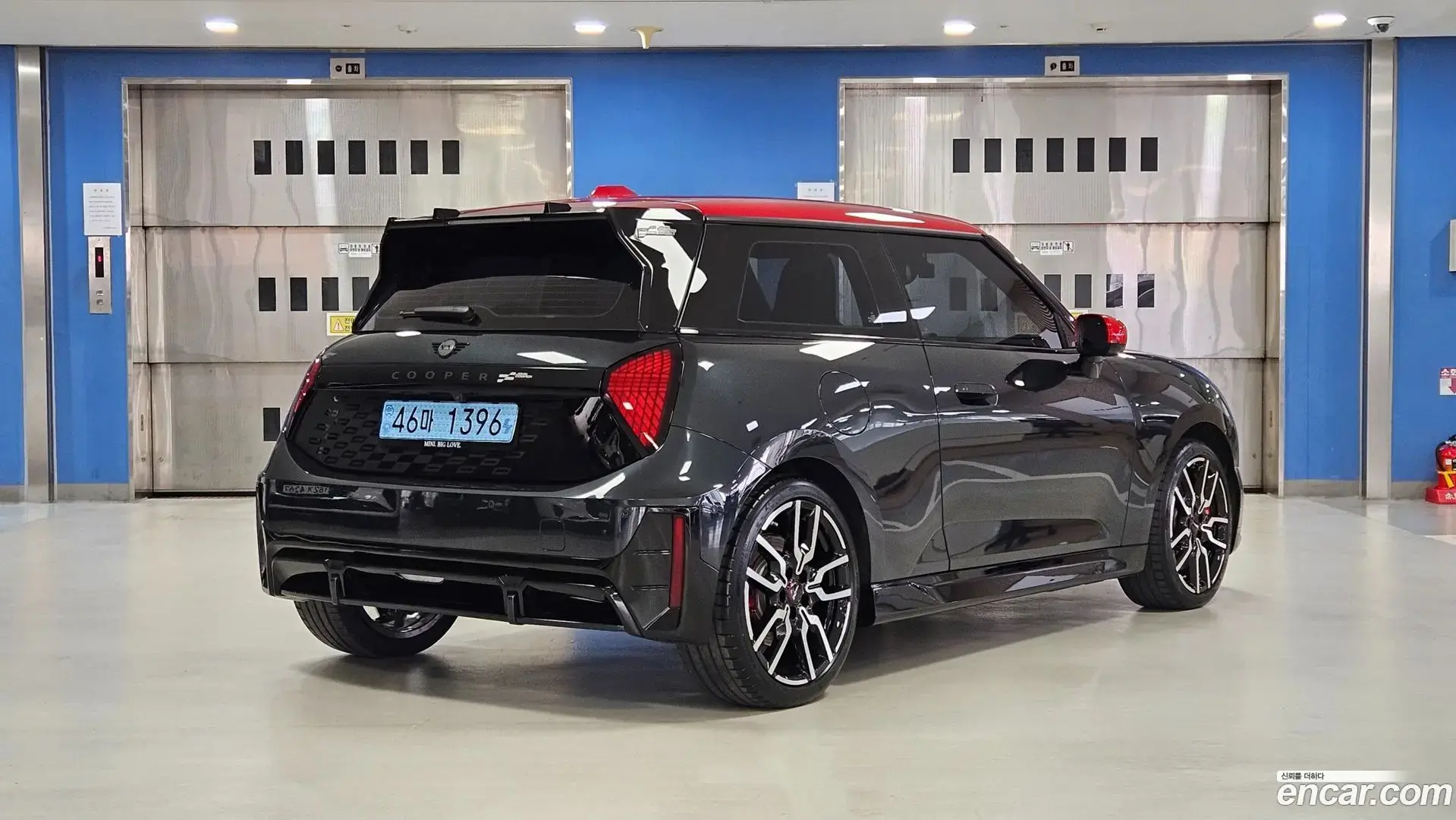 Main__Slider__Photo:Cooper Mini 2025.11-1