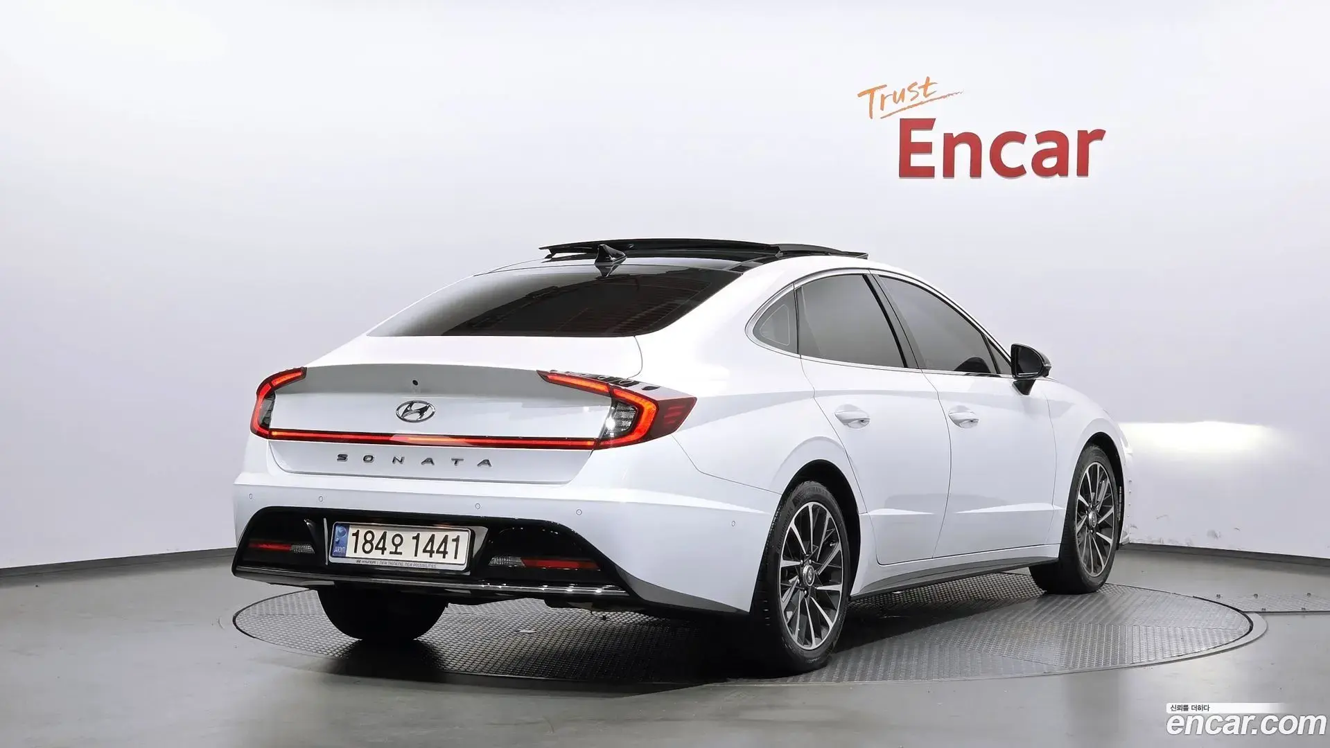 Main__Slider__Photo:Sonata Hyundai 2022.3-1