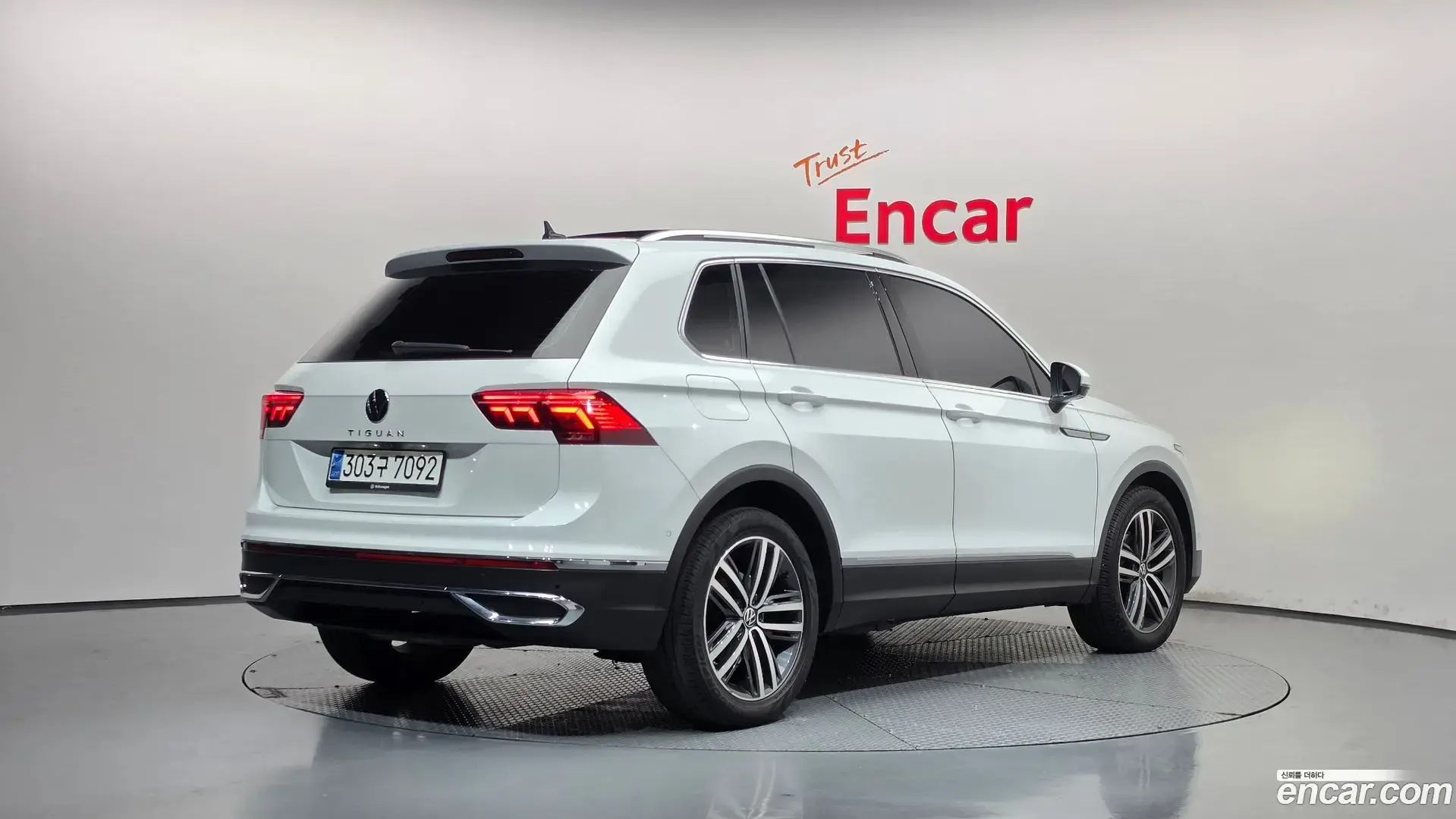Main__Slider__Photo:Tiguan Volkswagen 2023.8-1