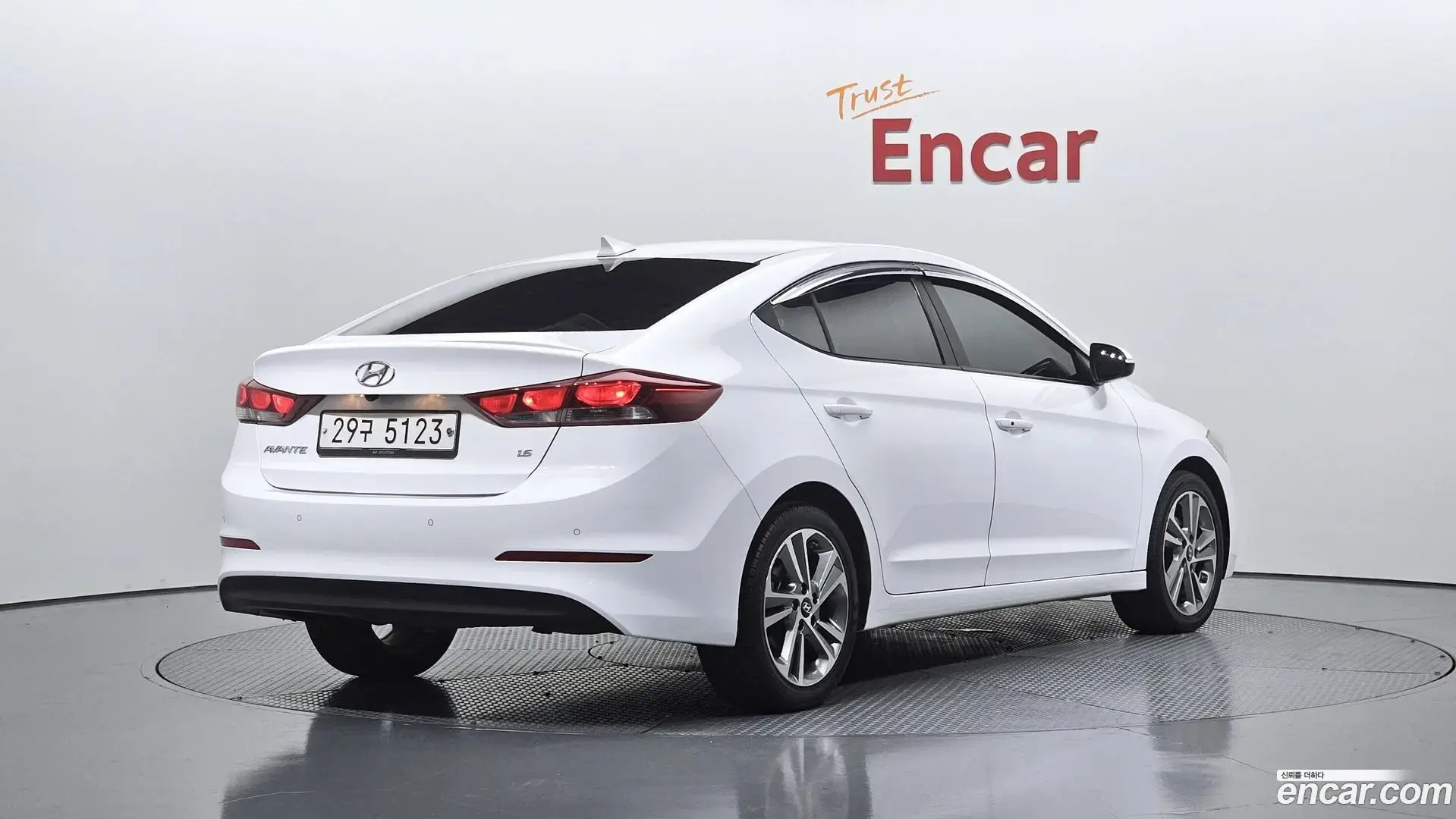 Main__Slider__Photo:AVANTE Hyundai 2018.7-1