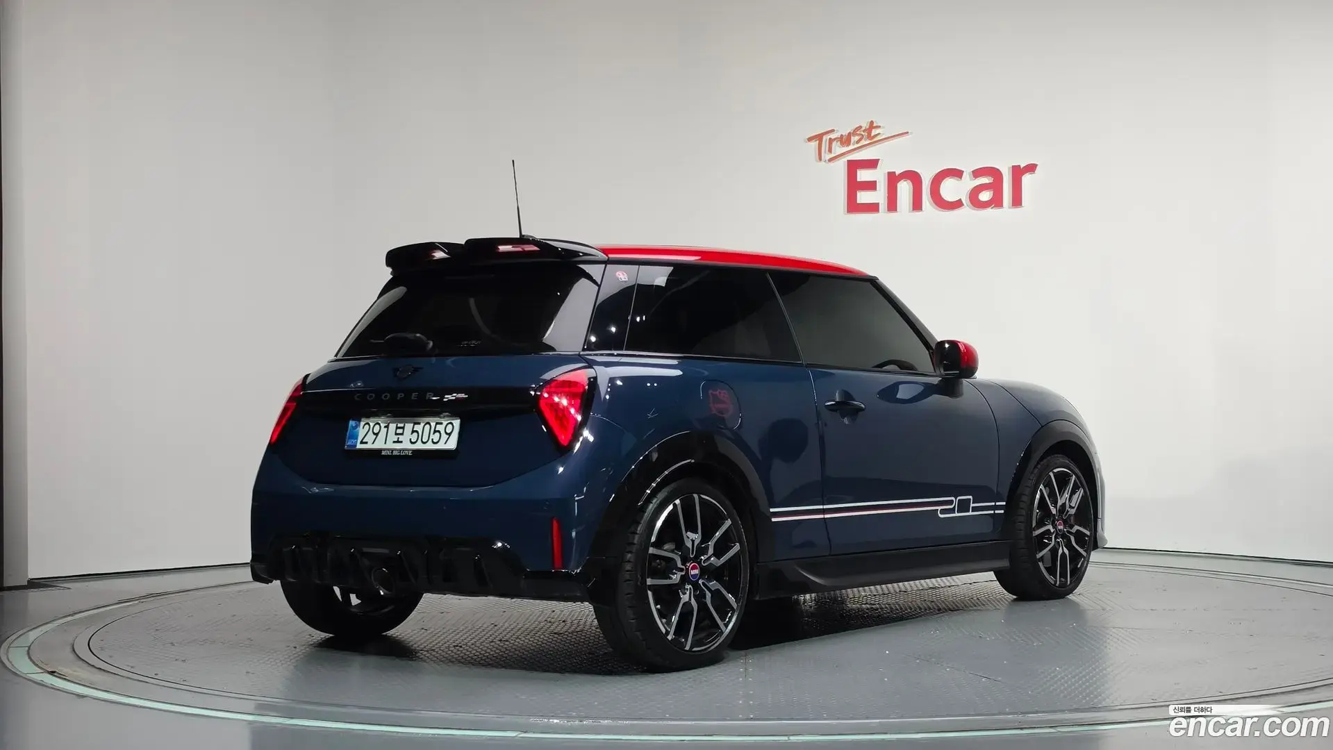 Main__Slider__Photo:Cooper Mini 2025.10-1
