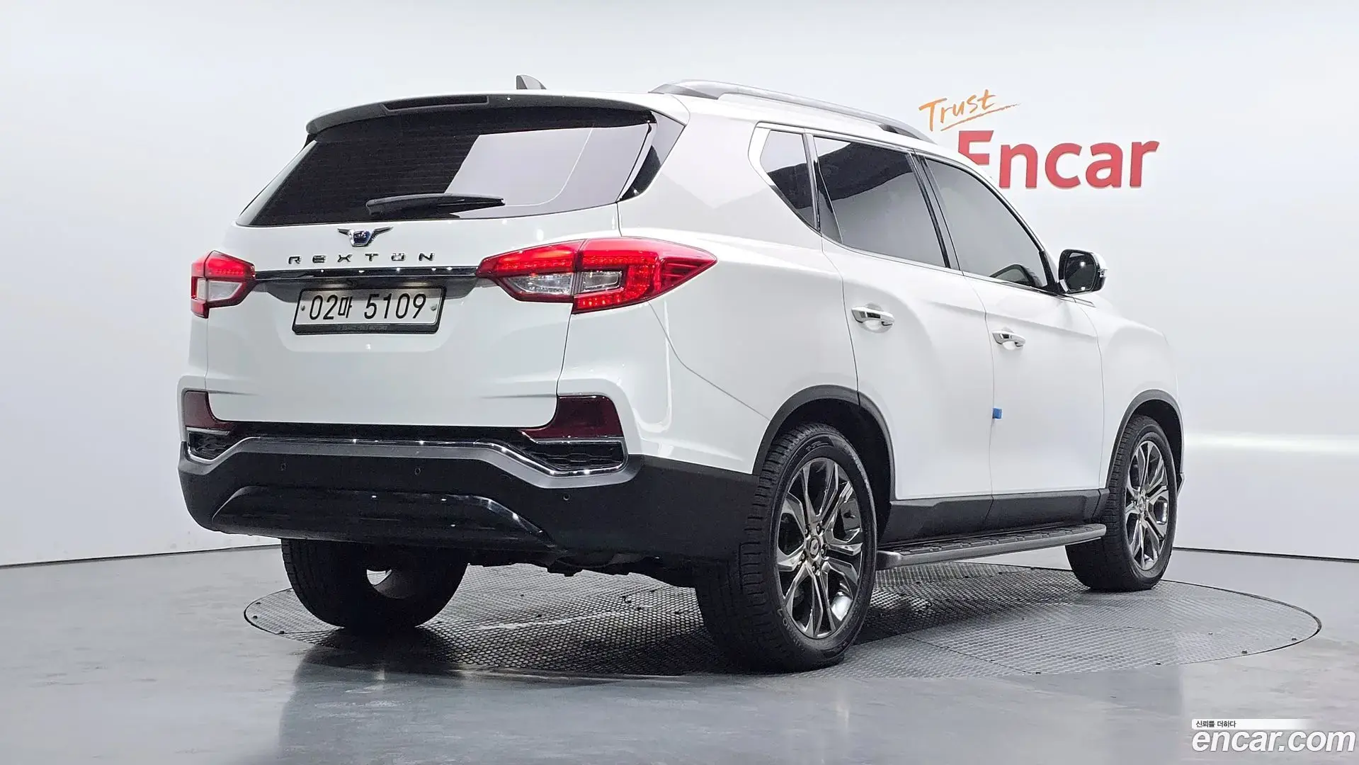 Main__Slider__Photo:Rexton KG Mobility 2017.7-1