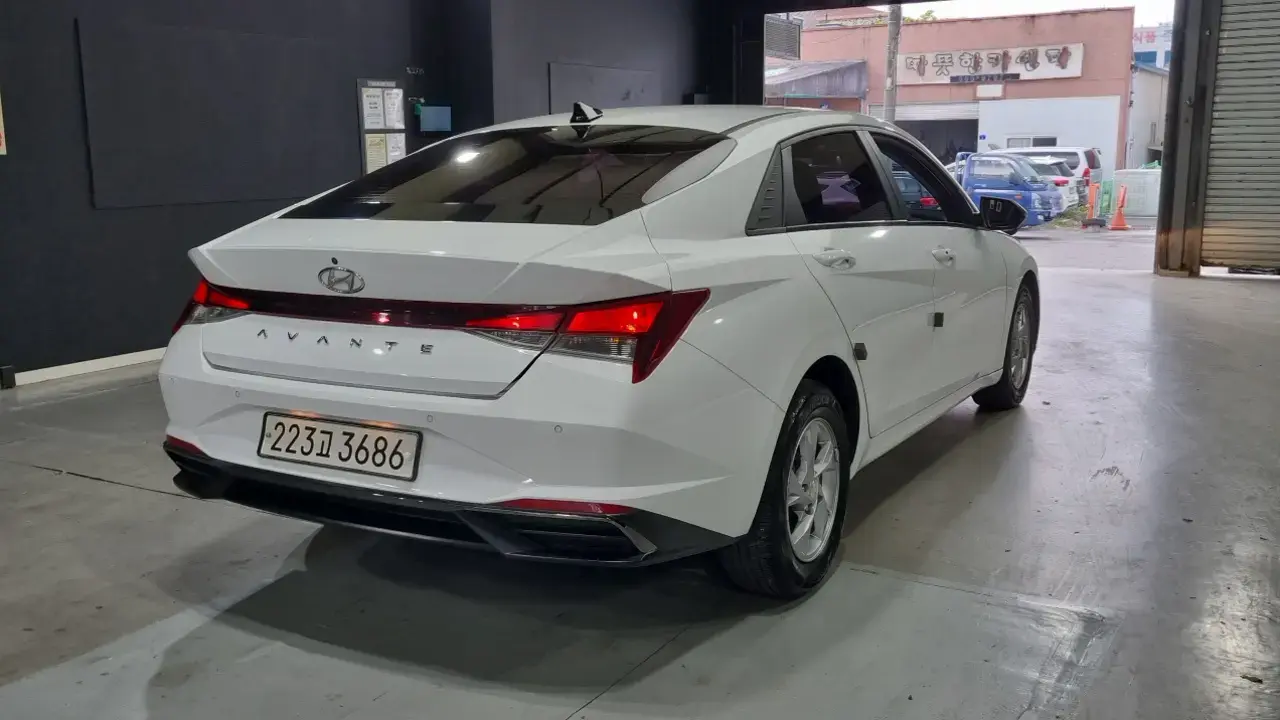 Main__Slider__Photo:AVANTE Hyundai 2021.1-1
