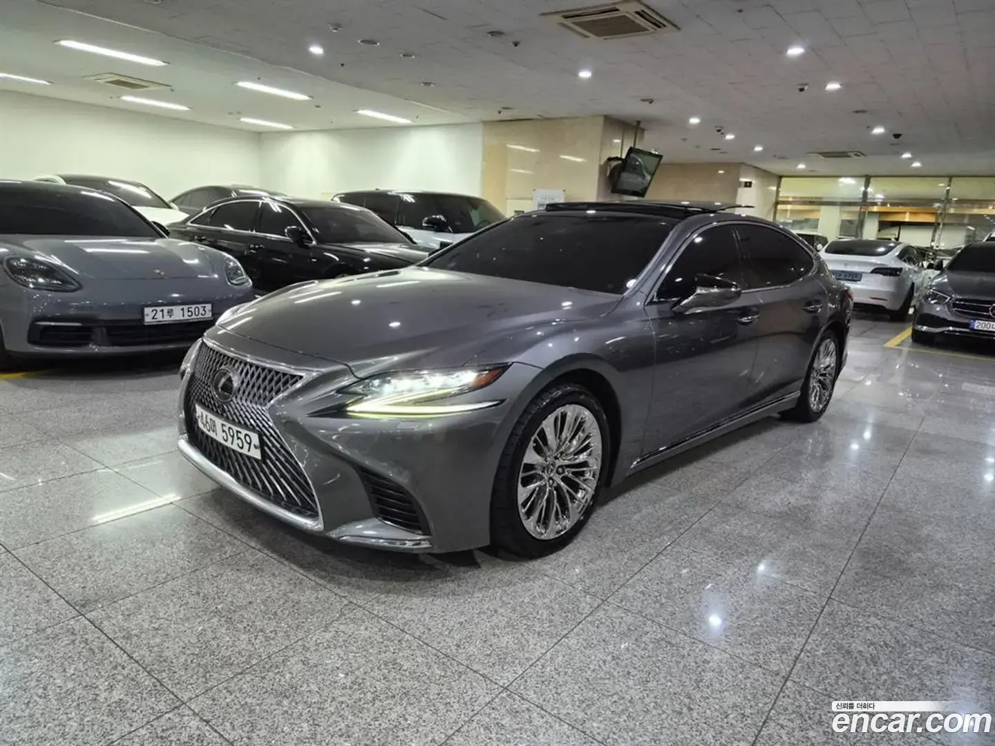 Main__Slider__Photo:LS Lexus 2018.6-1