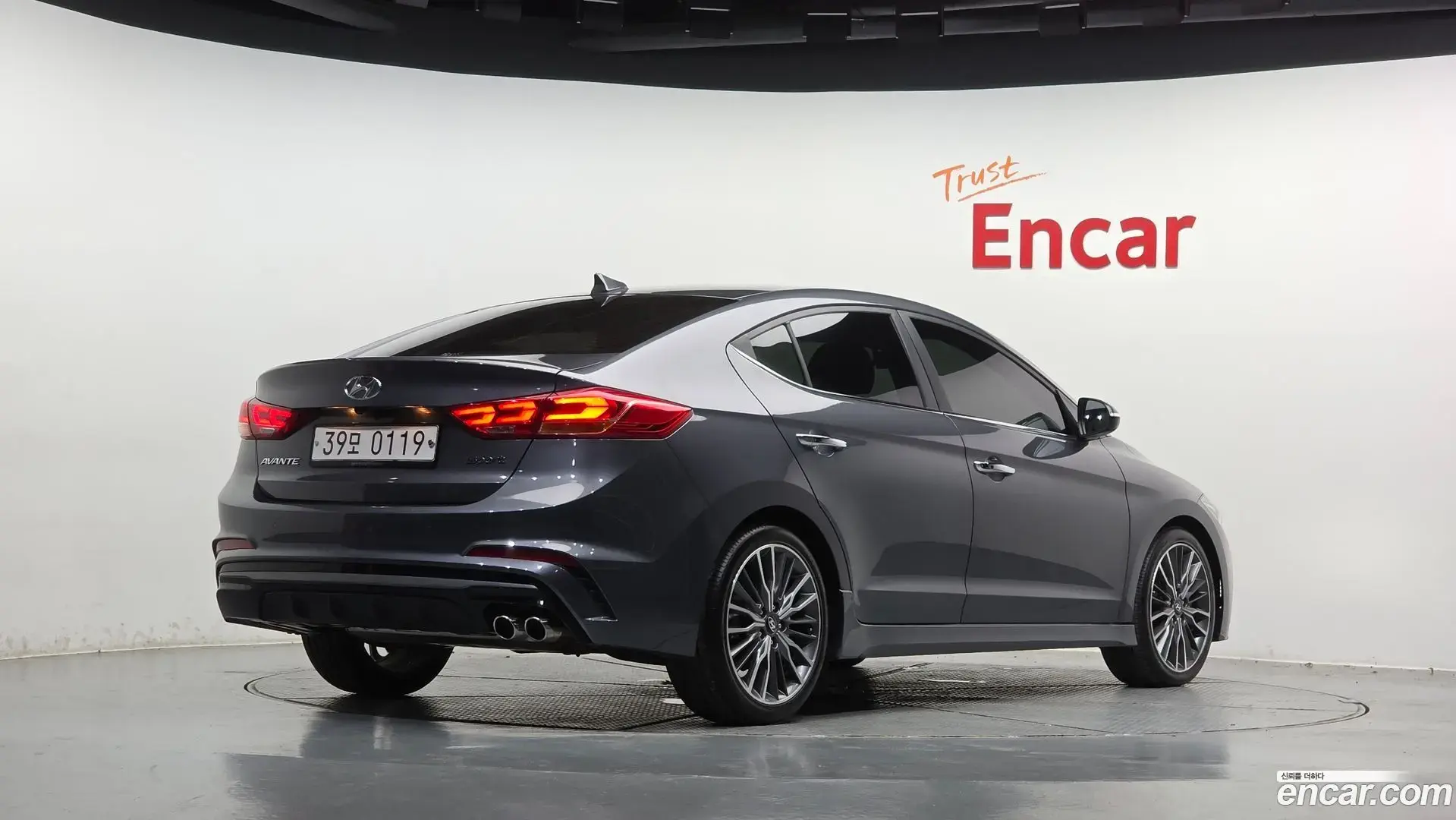 Main__Slider__Photo:AVANTE Hyundai 2016.10-1