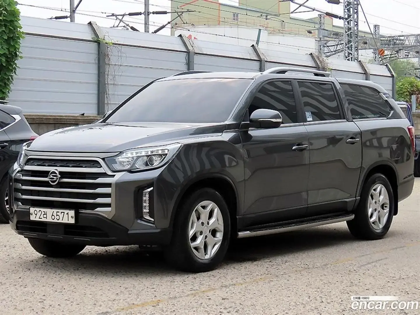 Main__Slider__Photo:Rexton KG Mobility 2021.5-1