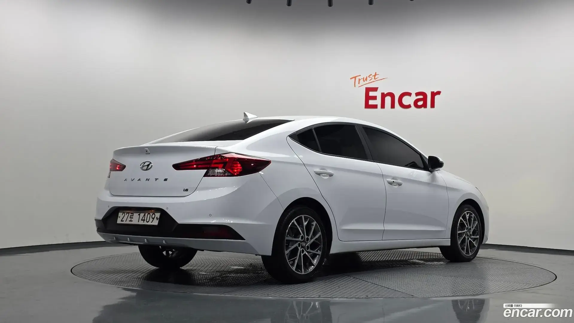 Main__Slider__Photo:AVANTE Hyundai 2019.3-1
