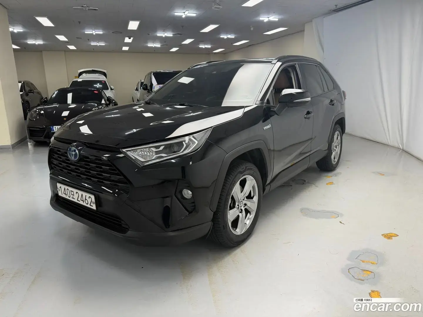Main__Slider__Photo:RAV4 Toyota 2020.11-1
