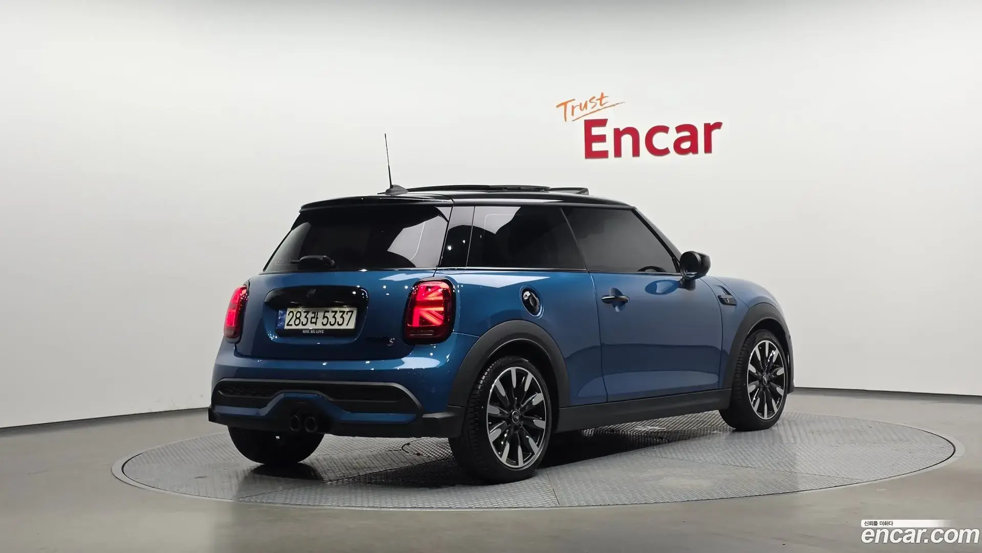 Main__Slider__Photo:Cooper Mini 2022.11-1