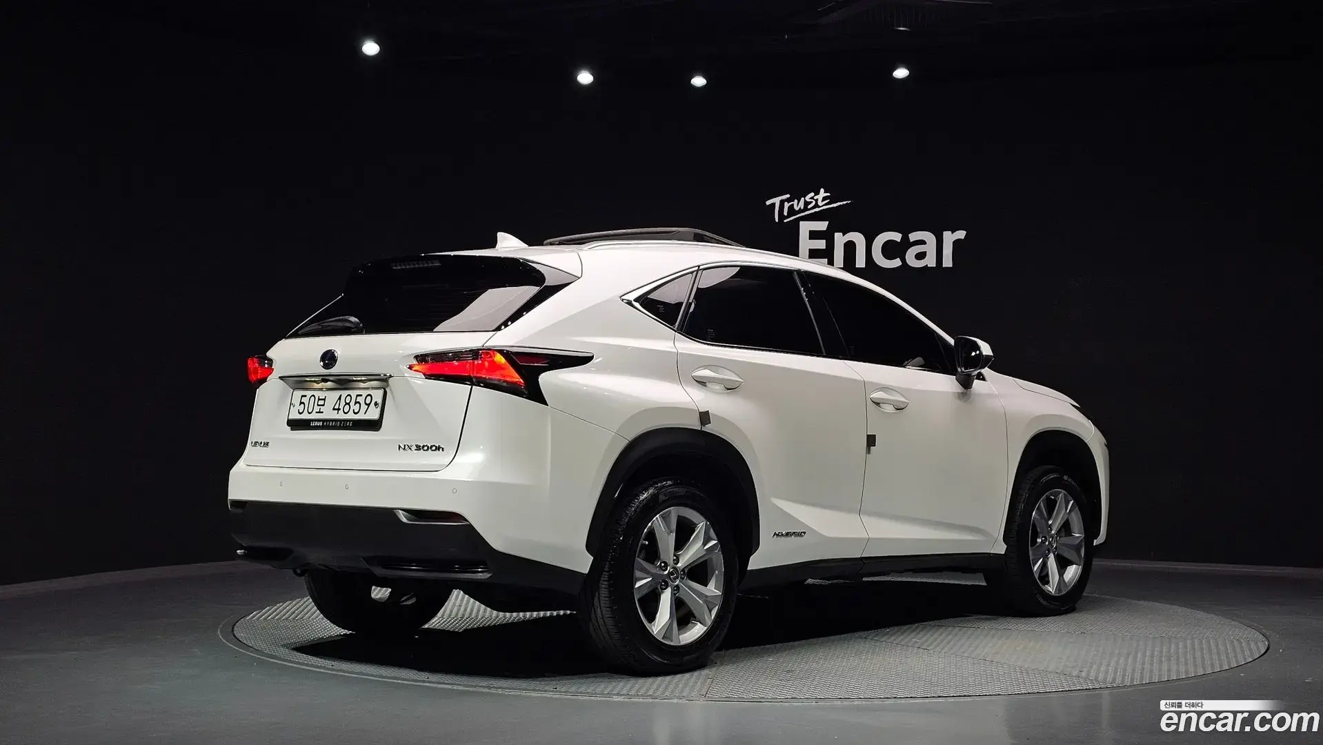 Main__Slider__Photo:NX Lexus 2017.5-1