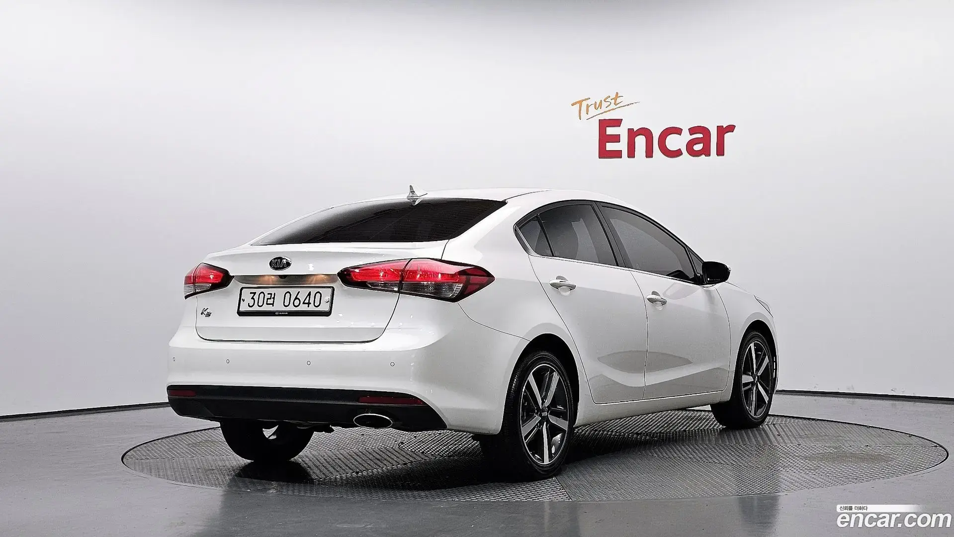 Main__Slider__Photo:K3 Kia 2016.8-1