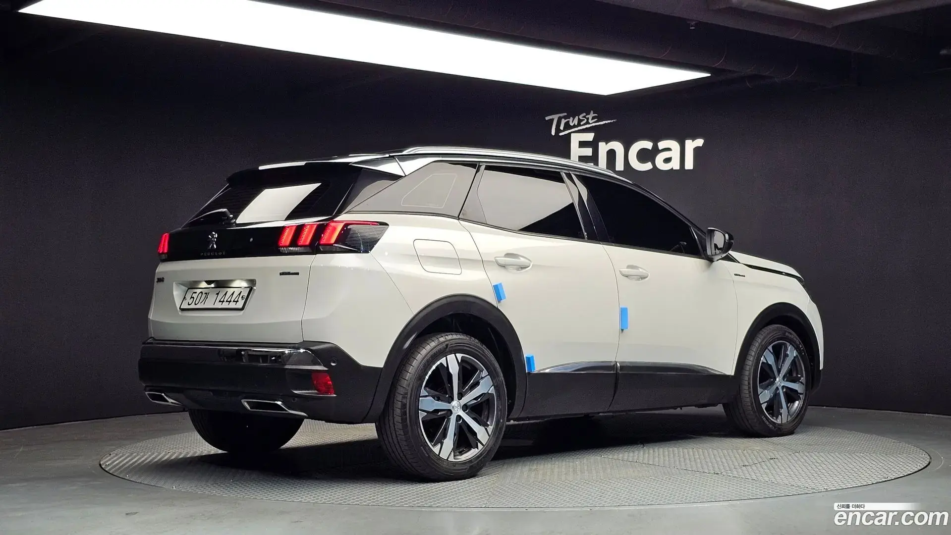 Main__Slider__Photo:3008 Peugeot 2019.7-1