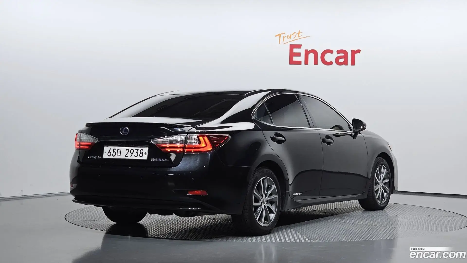 Main__Slider__Photo:ES Lexus 2018.4-1