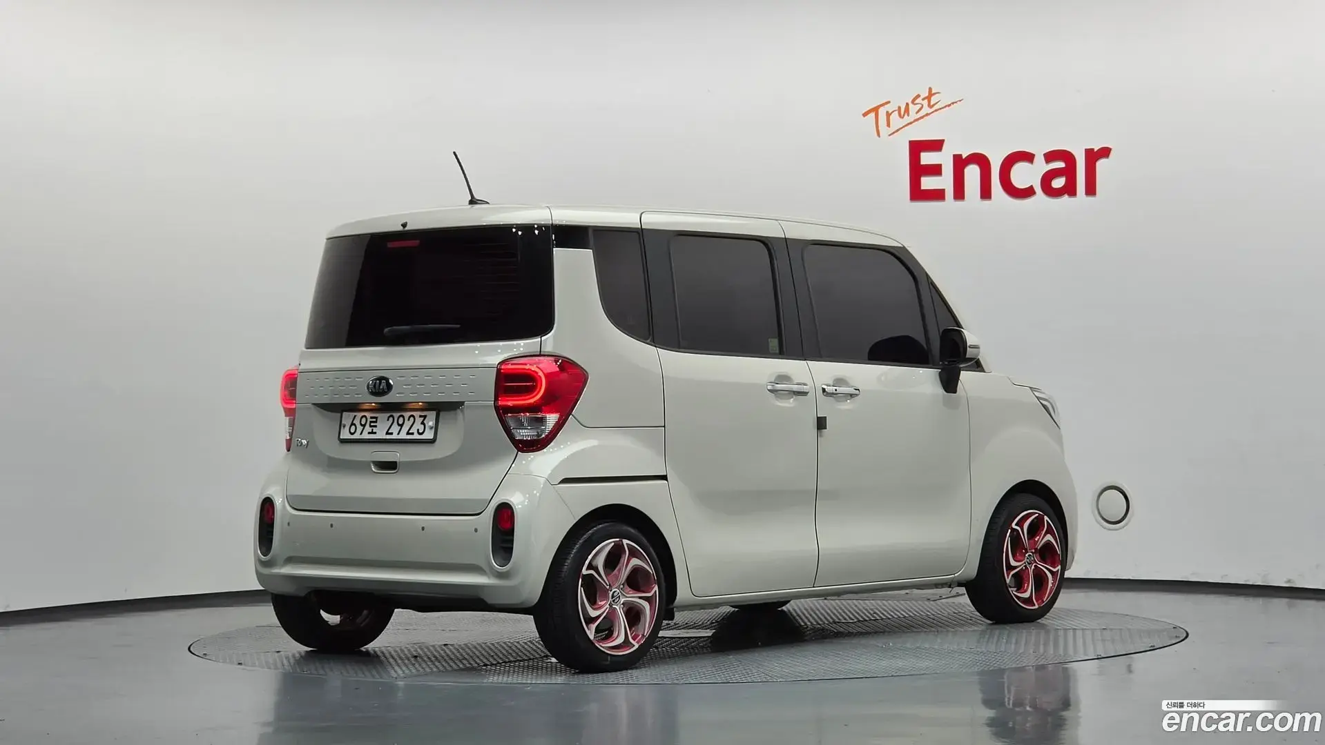 Main__Slider__Photo:RAY Kia 2019.0-1