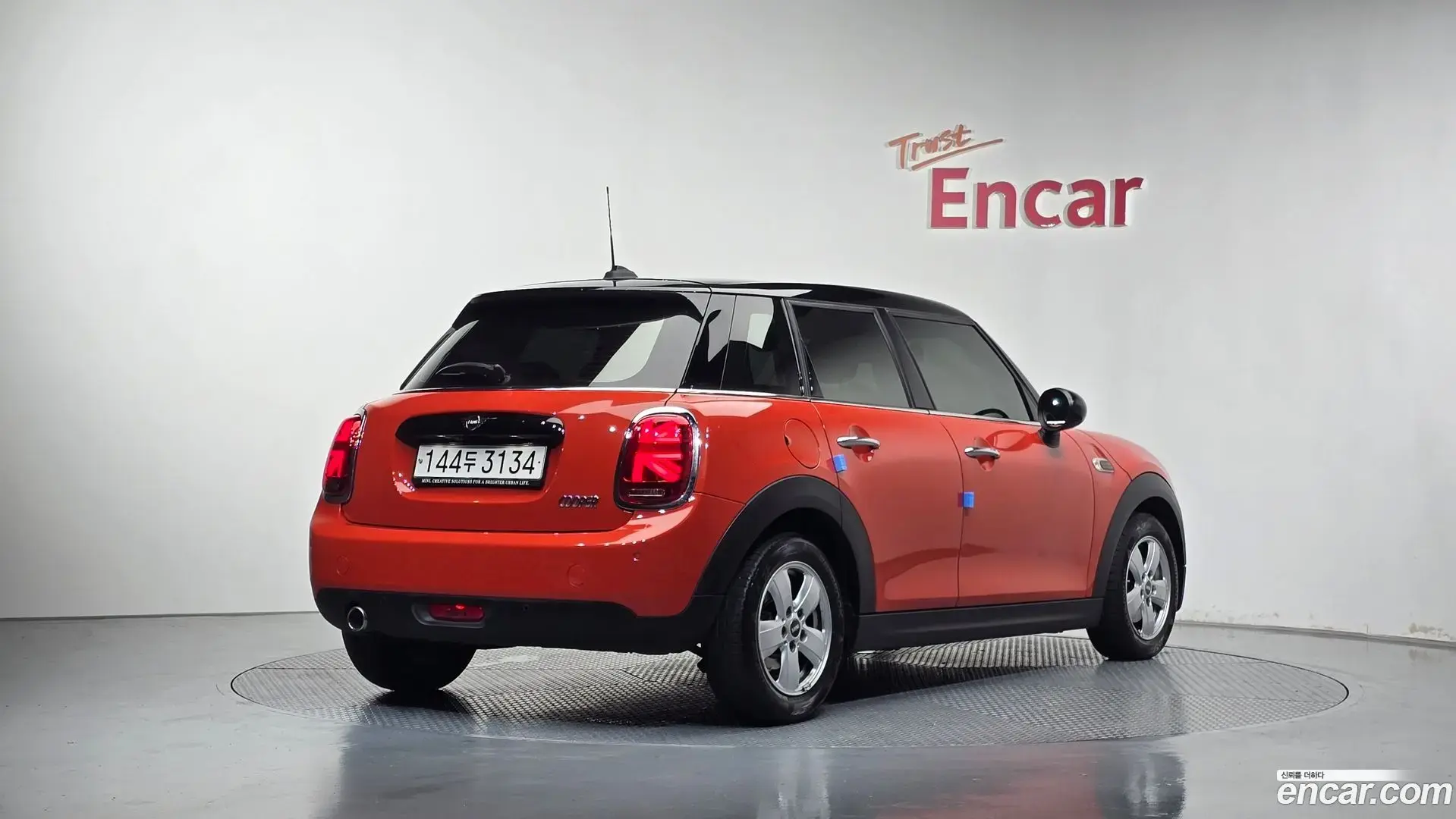 Main__Slider__Photo:Cooper Mini 2019.9-1