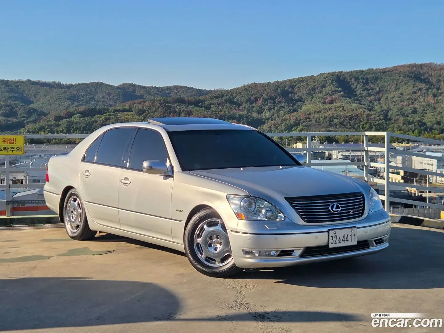 Main__Slider__Photo:LS Lexus 2003.10-1