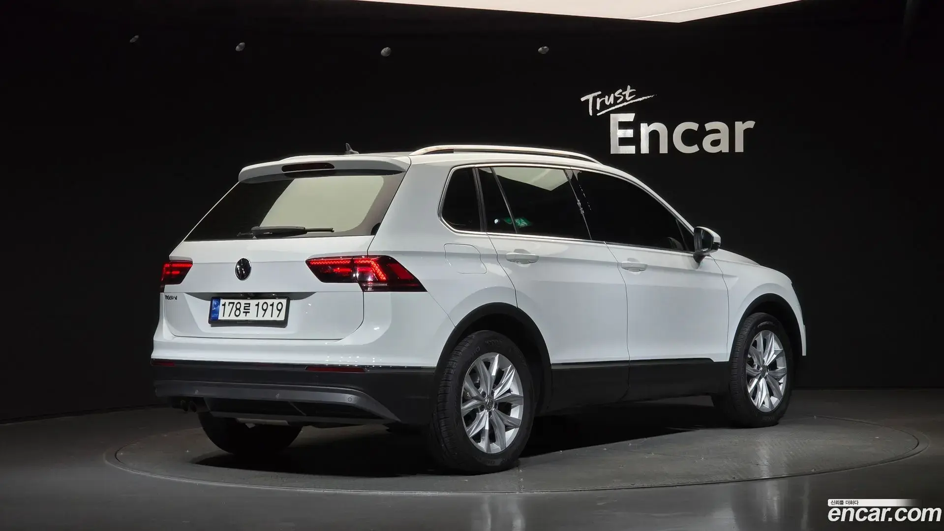 Main__Slider__Photo:Tiguan Volkswagen 2020.0-1