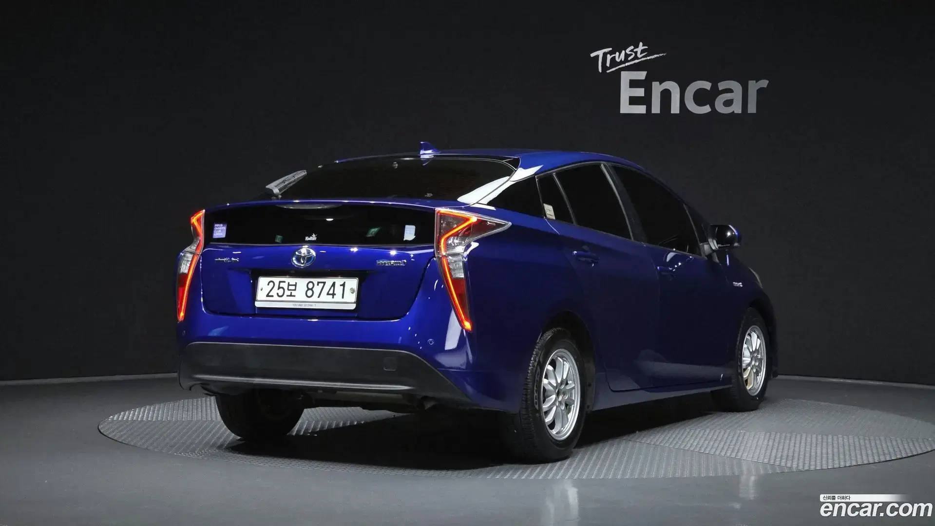 Main__Slider__Photo:Prius Toyota 2018.0-1