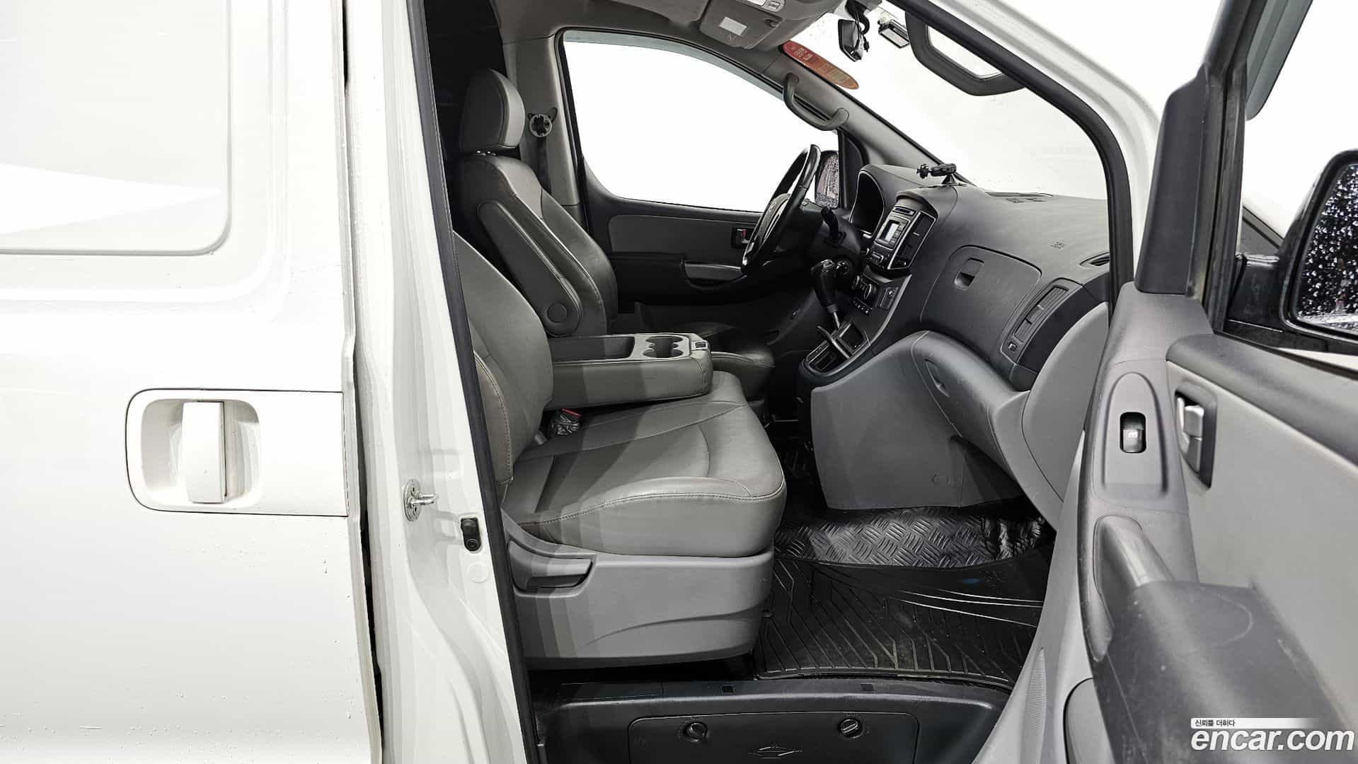 Starex Hyundai 2018.8-OPTION-015