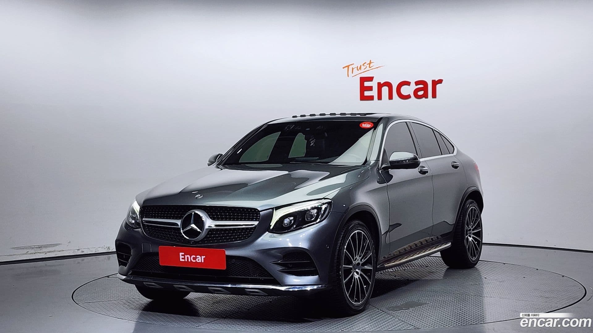 Main__Slider__Photo:GLC-Class Mercedes-Benz 2019.5-0