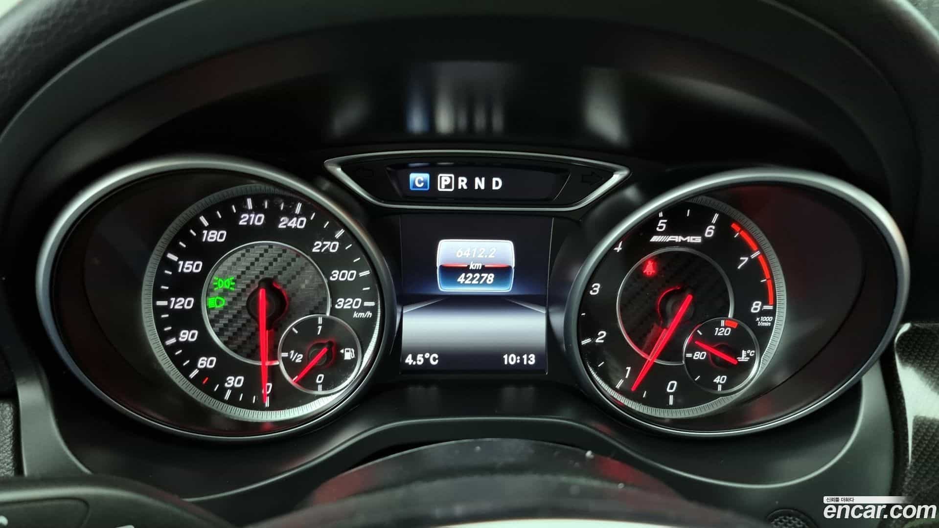 GLA-Class Mercedes-Benz 2019.5-INNER-008