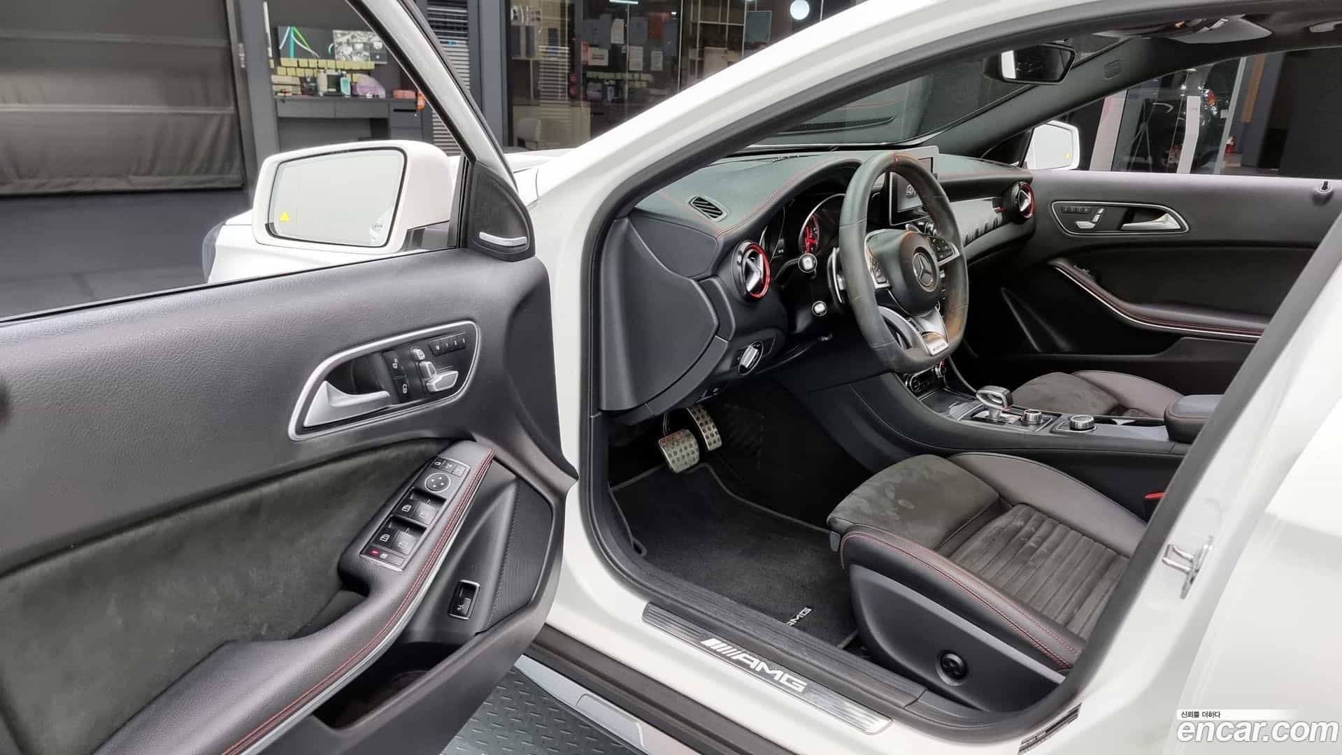 GLA-Class Mercedes-Benz 2019.5-OPTION-015