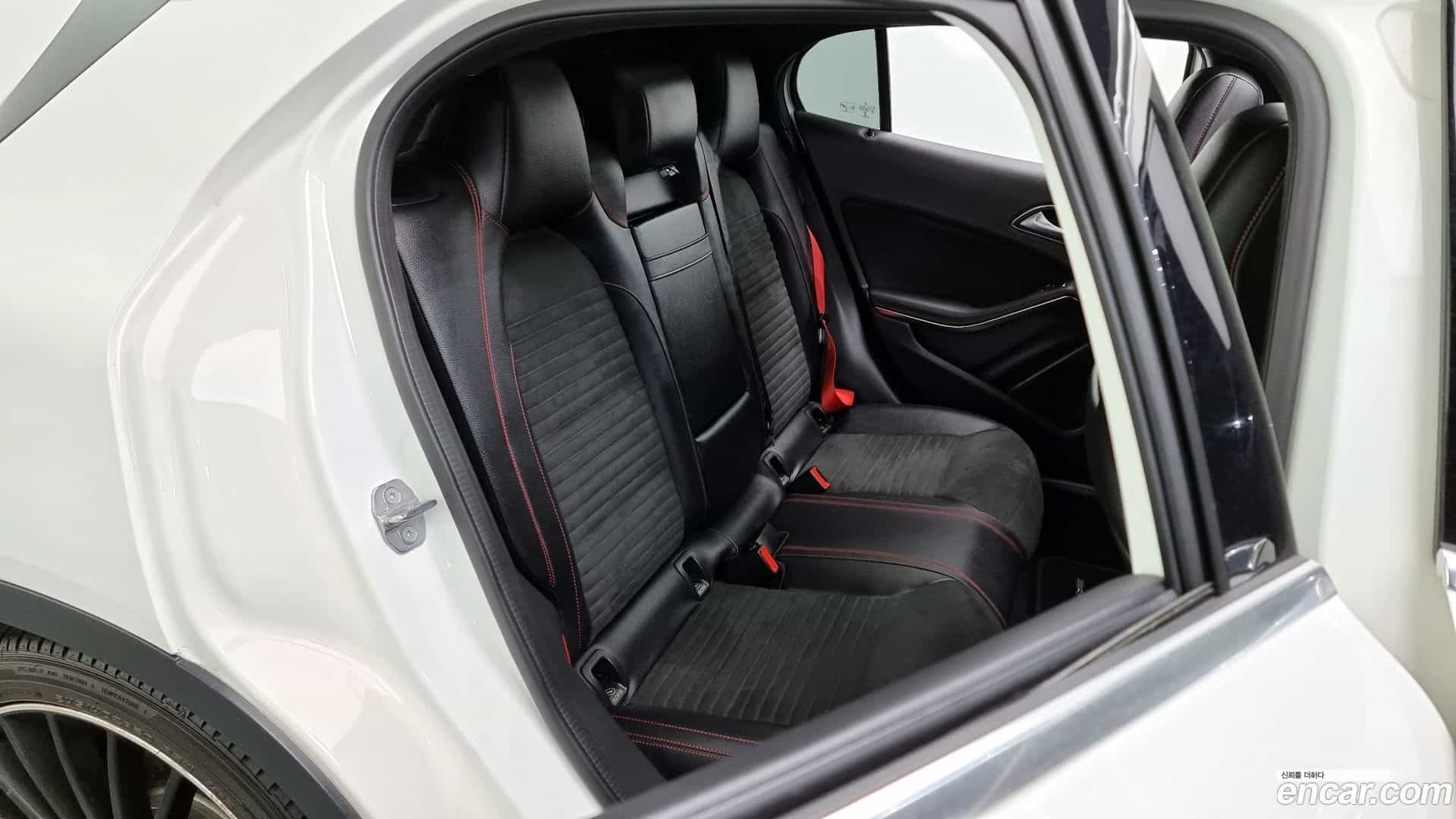 GLA-Class Mercedes-Benz 2019.5-OPTION-016