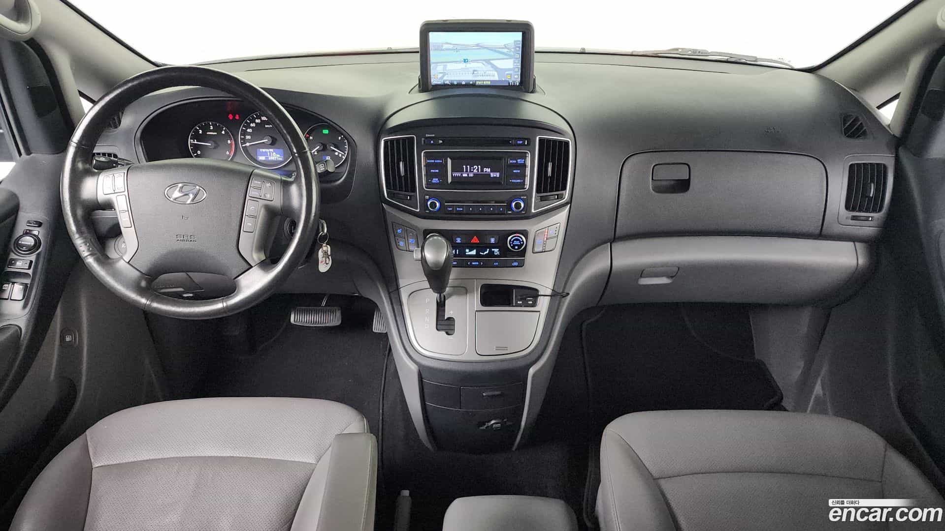 Starex Hyundai 2018.0-INNER-007