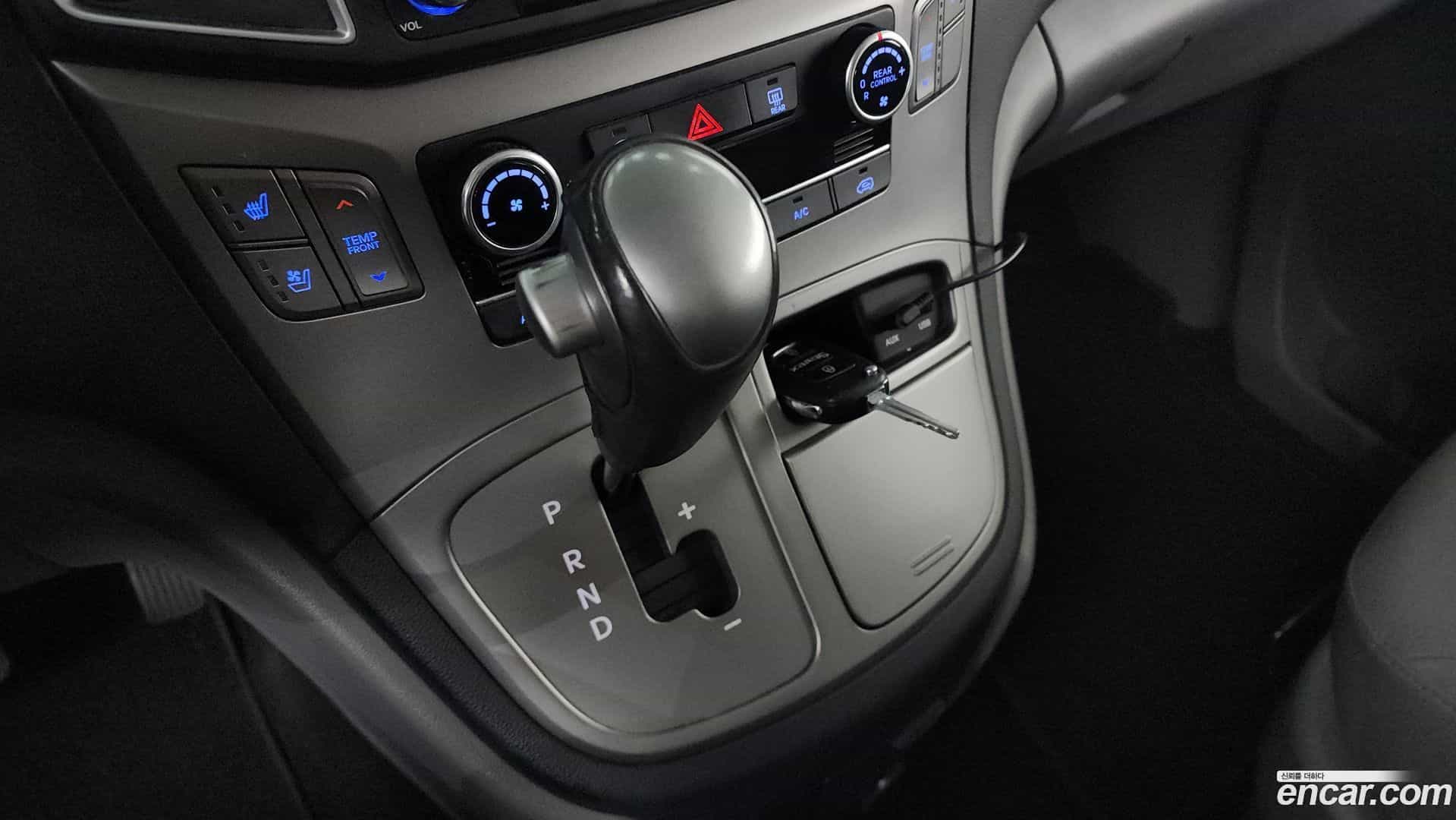 Starex Hyundai 2018.0-INNER-009