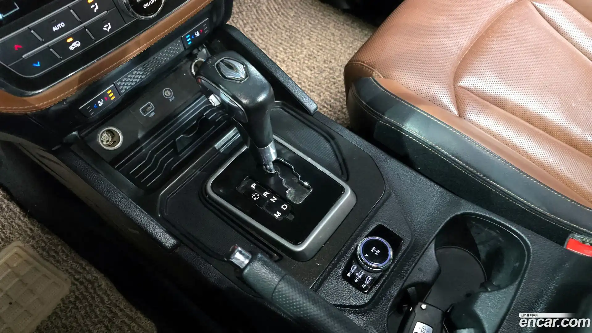 Rexton KG Mobility 2019.6-INNER-009