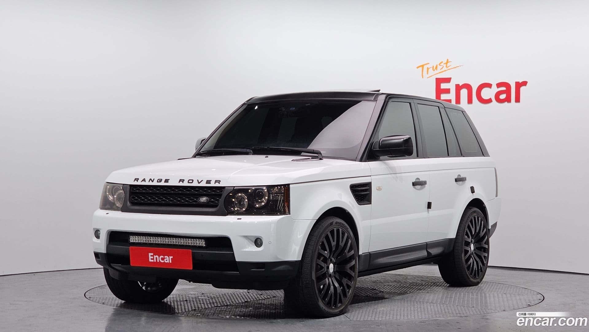 Main__Slider__Photo:Range Rover Sport Land Rover 2011.4-0