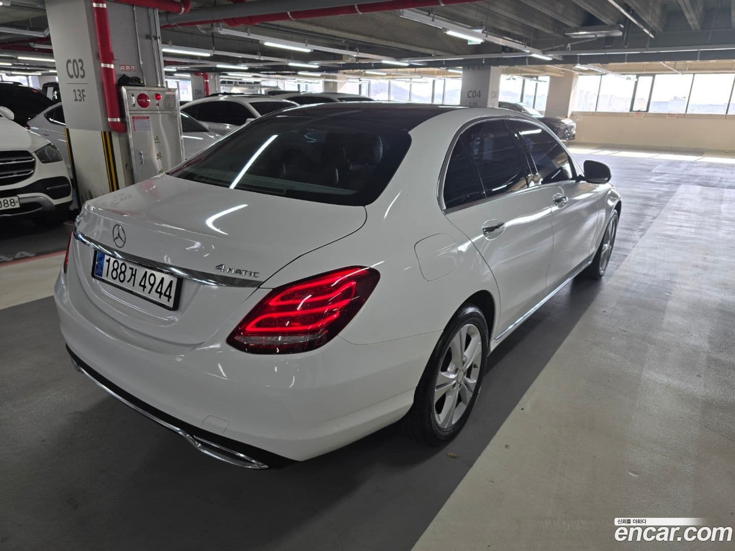 Main__Slider__Photo:C-Class Mercedes-Benz 2016.4-0