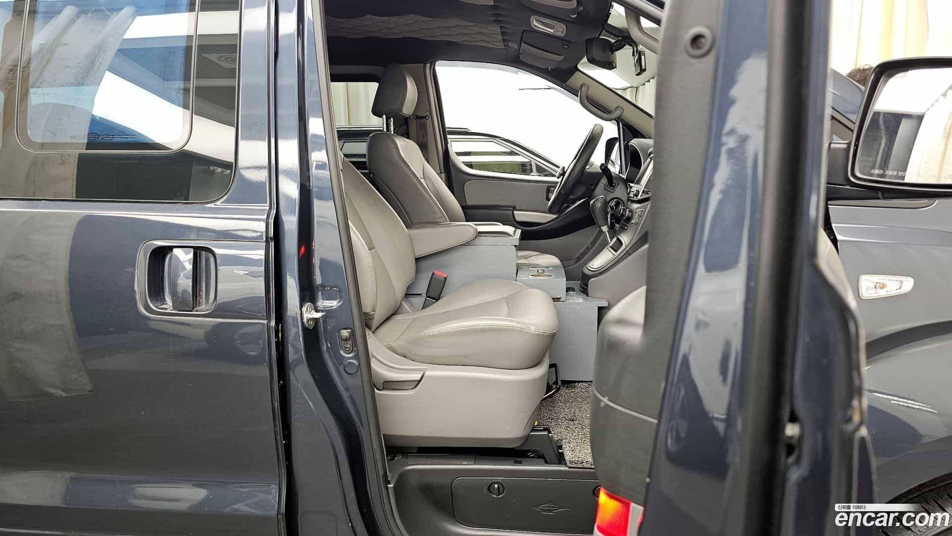 Starex Hyundai 2018.3-OPTION-015