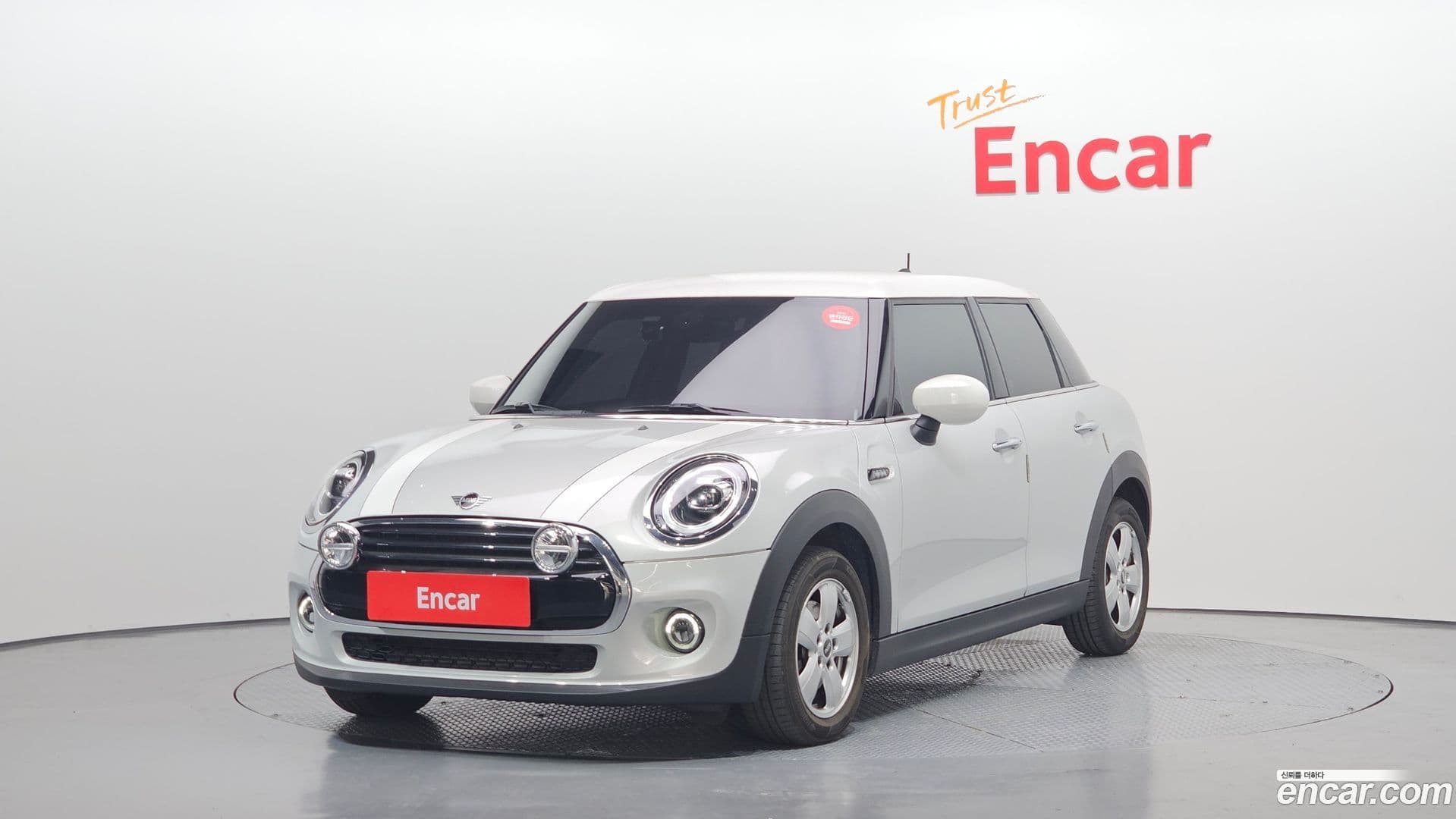 Main__Slider__Photo:Cooper Mini 2020.10-0
