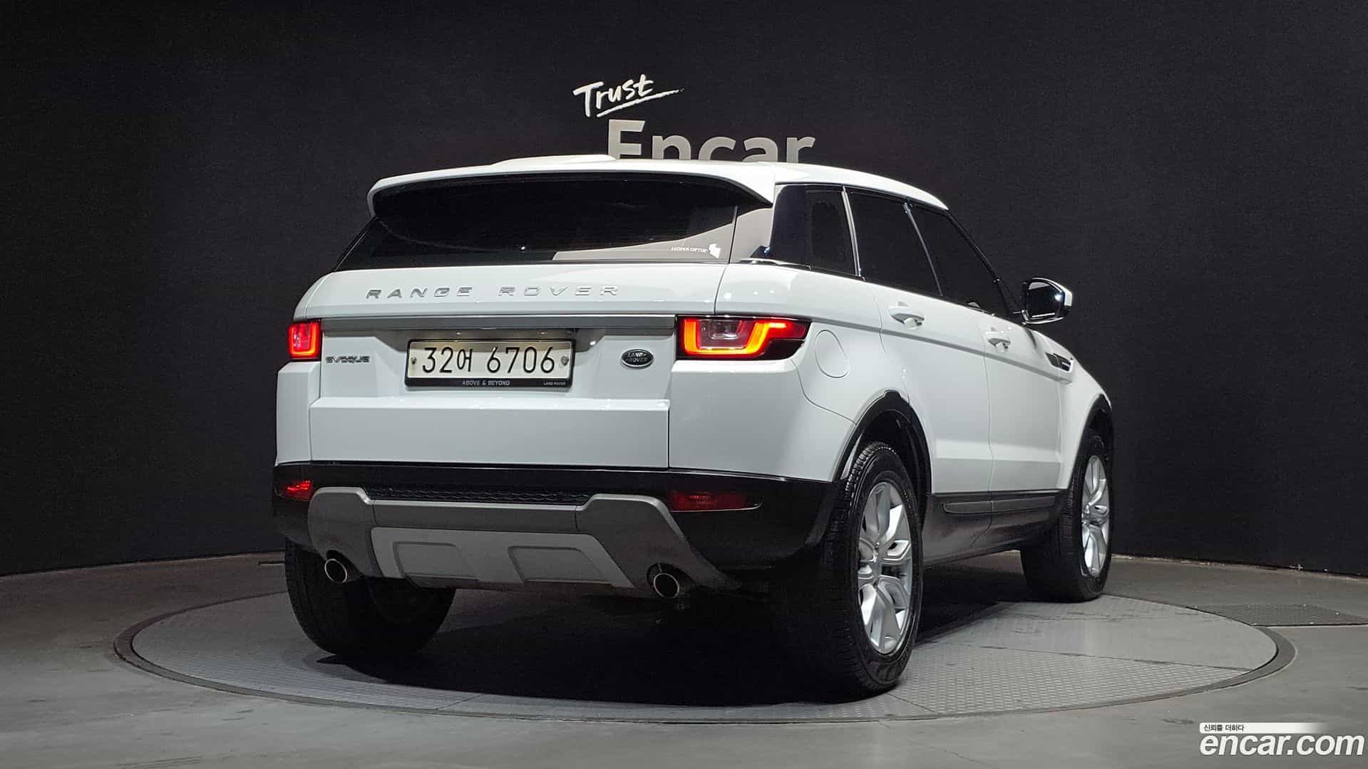 Range Rover Evoque Land Rover 2018.8-OUTER-002